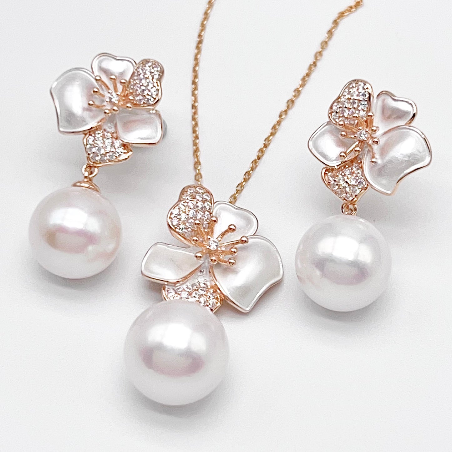 Contemporary Cocktail. Top Quality Pearl Earring and Necklace Set in Silver 925. White Azalea