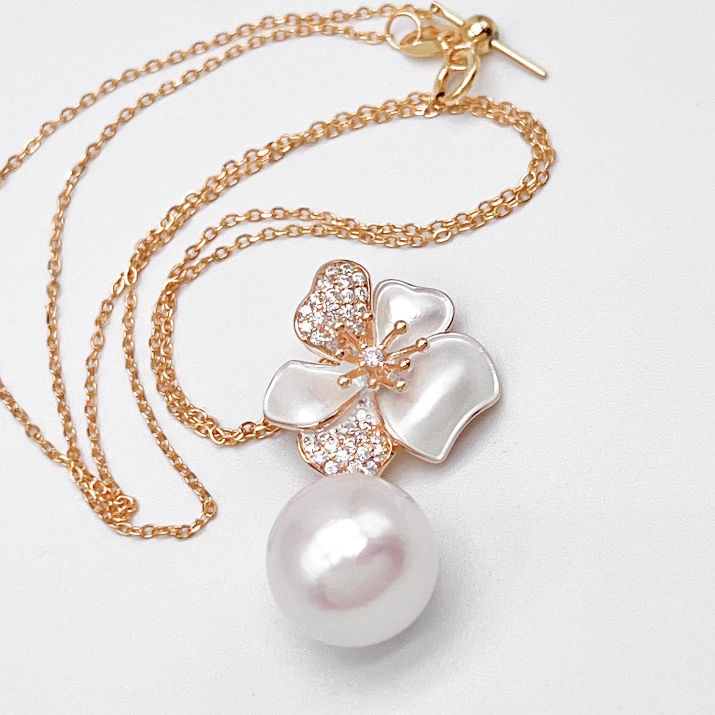 Contemporary Cocktail. Top Quality Pearl Earring and Necklace Set in Silver 925. White Azalea
