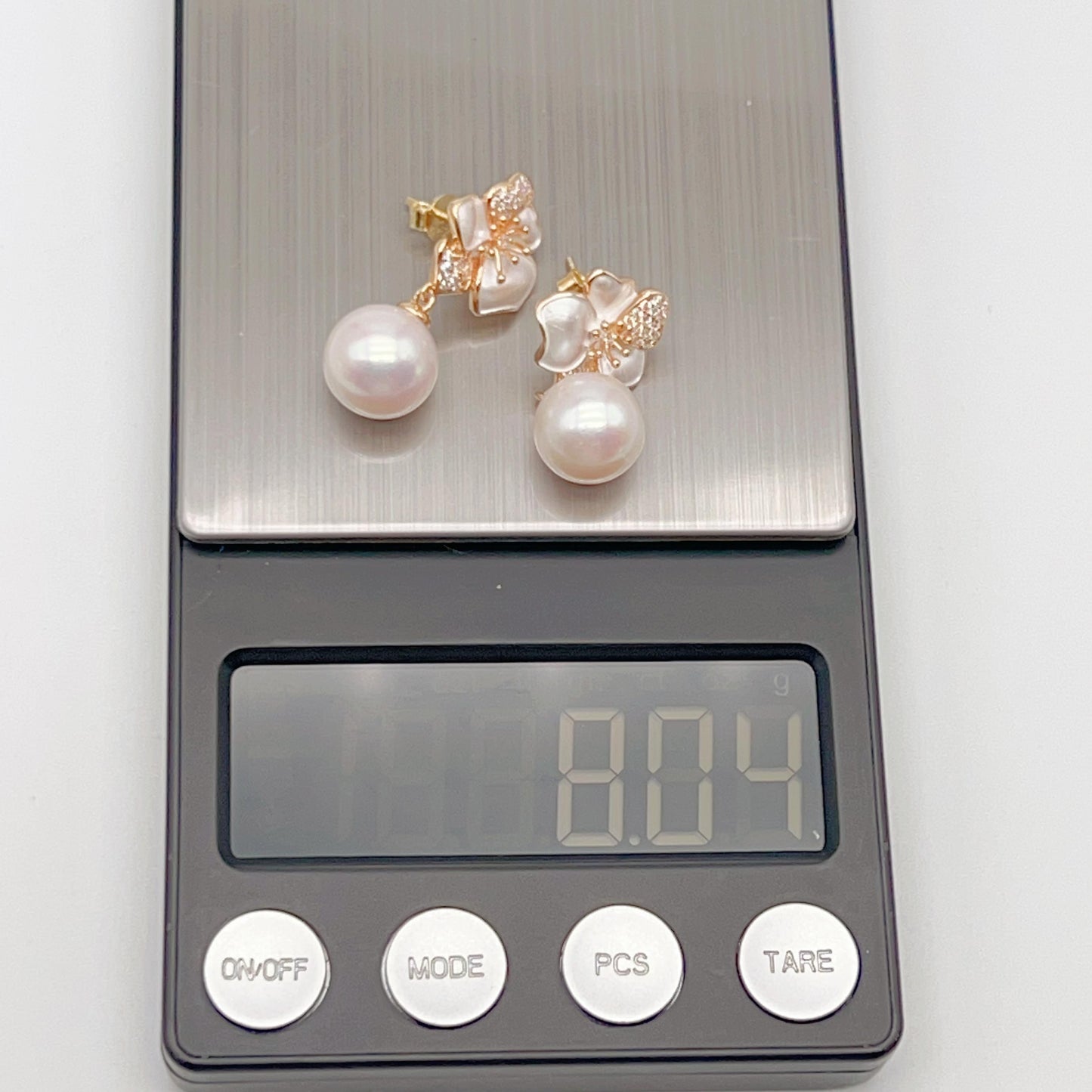 Contemporary Cocktail. Top Quality Pearl Earring and Necklace Set in Silver 925. White Azalea