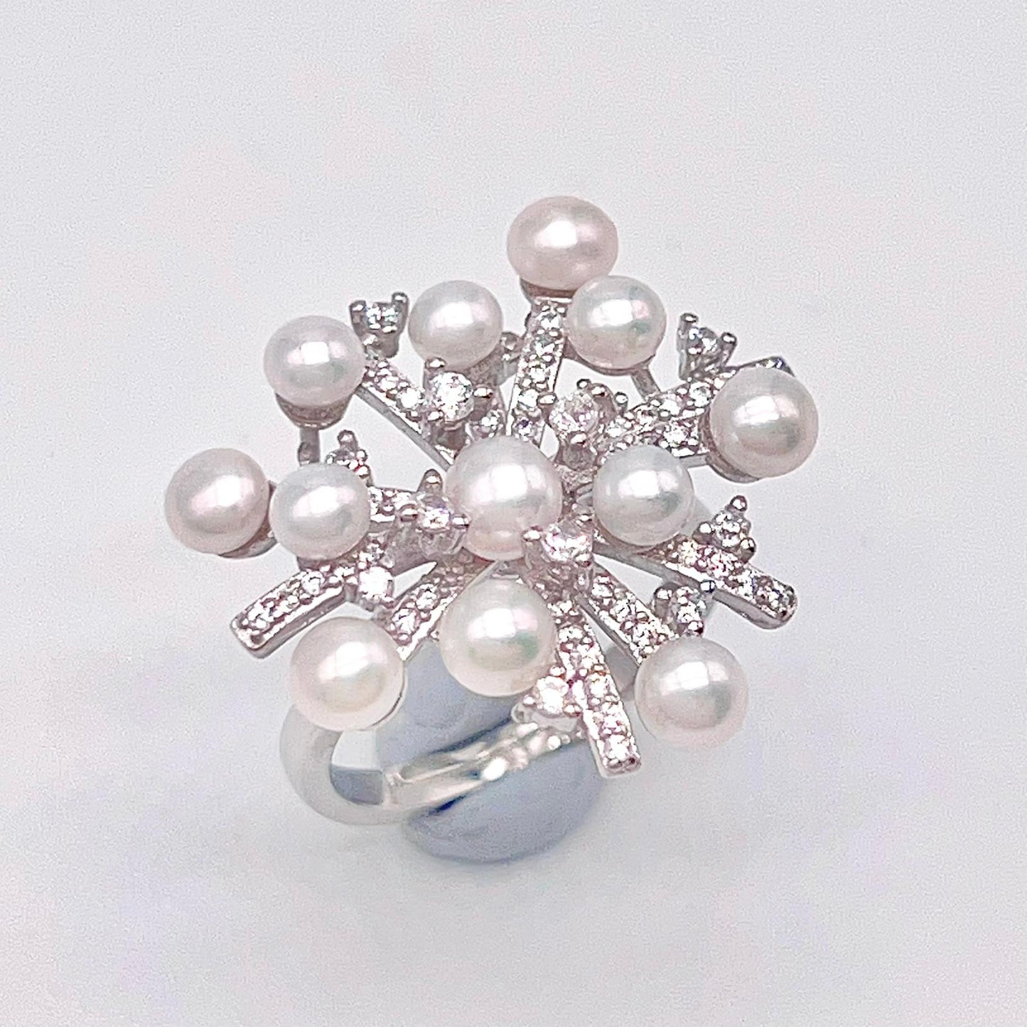 Retro Wind. Freshwater Pearl ring in silver 925. Fireworks