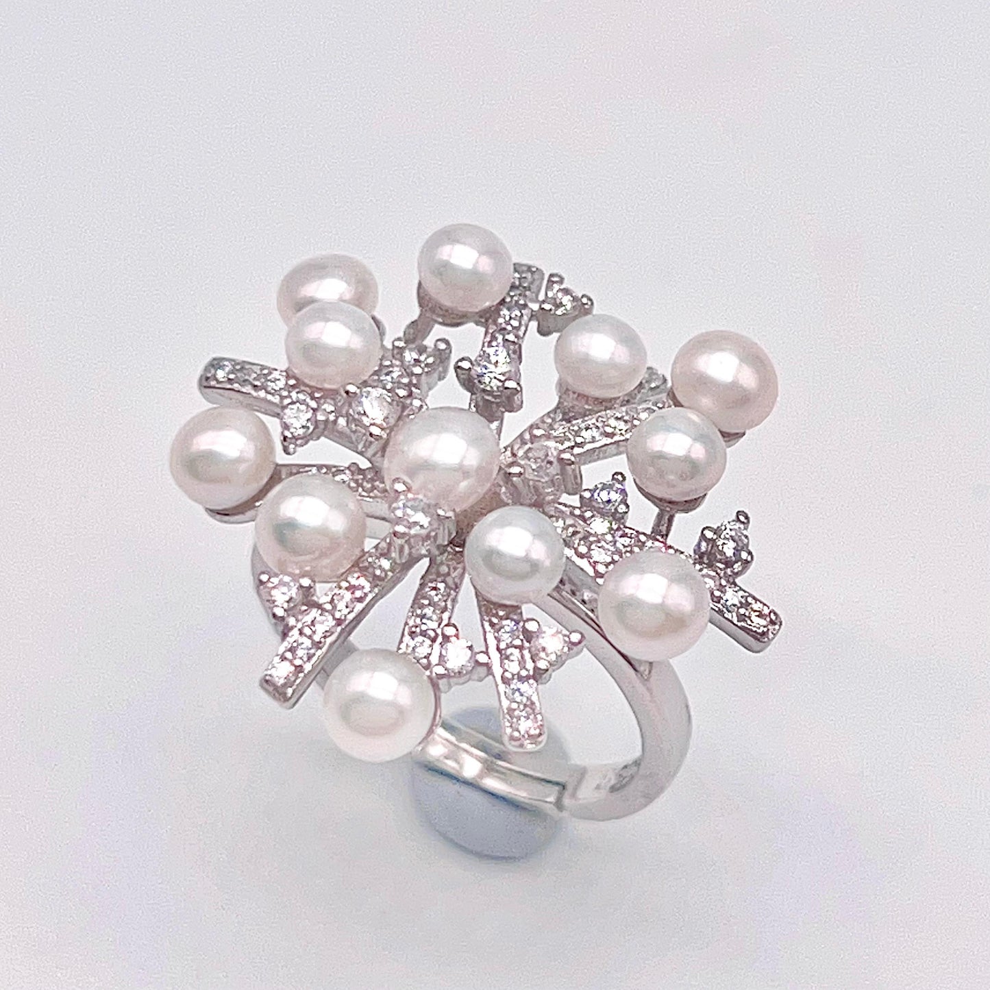 Retro Wind. Freshwater Pearl ring in silver 925. Fireworks