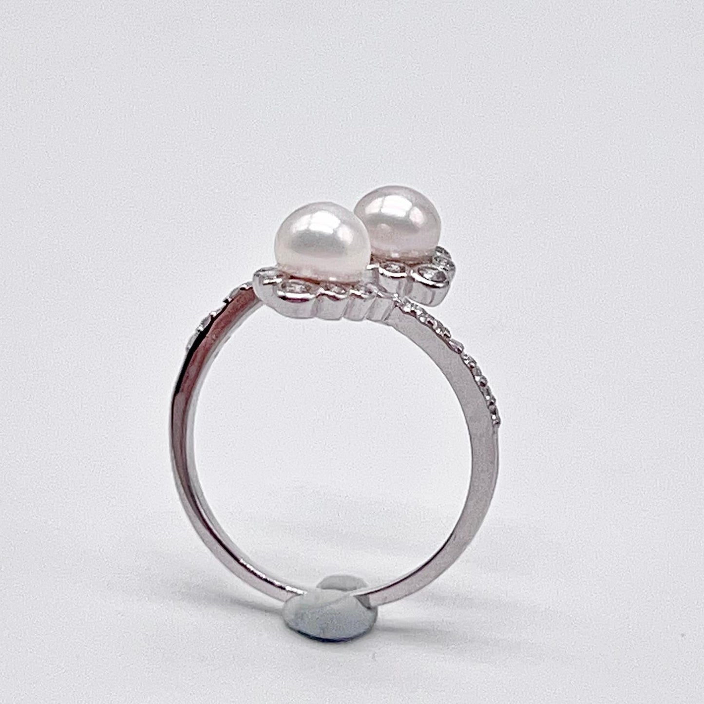 Retro Wind. Freshwater Pearl Earring and Ring Set in silver 925. Round Spark