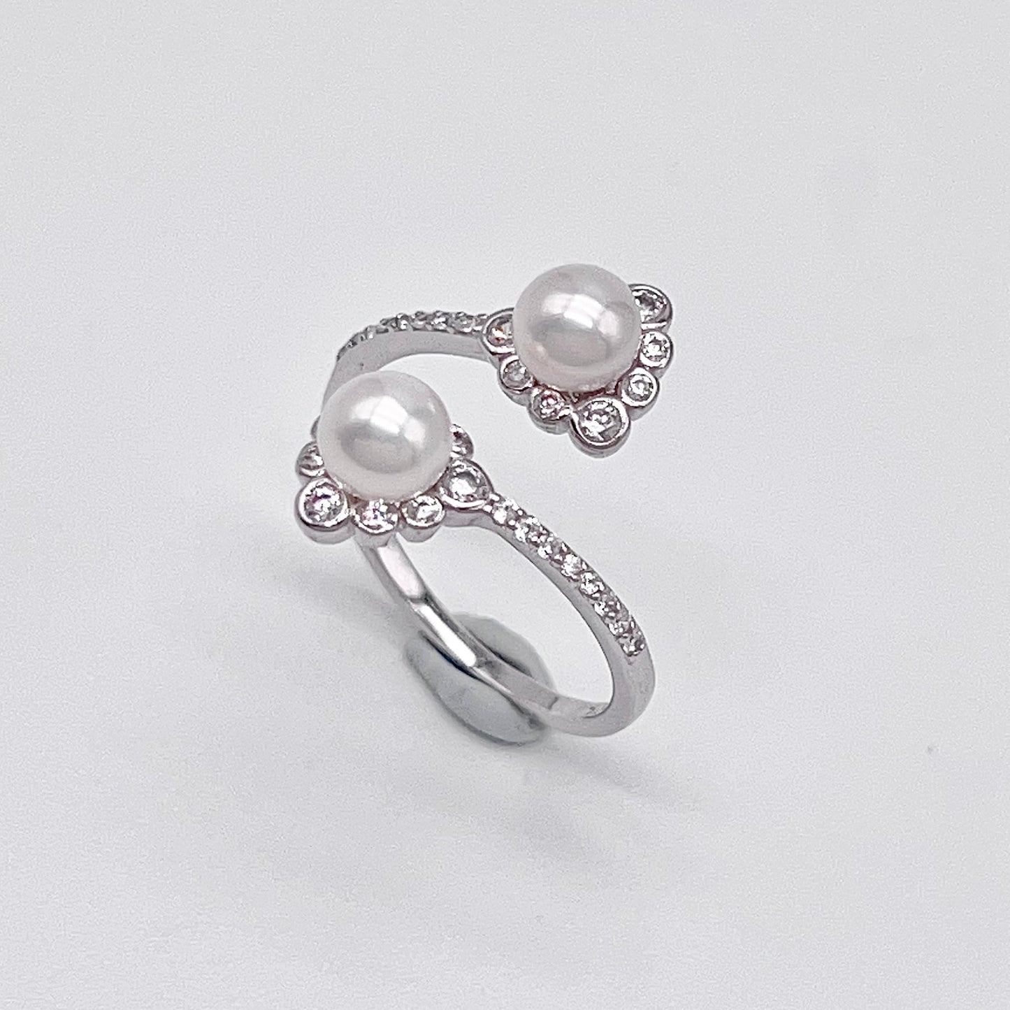 Retro Wind. Freshwater Pearl Earring and Ring Set in silver 925. Round Spark