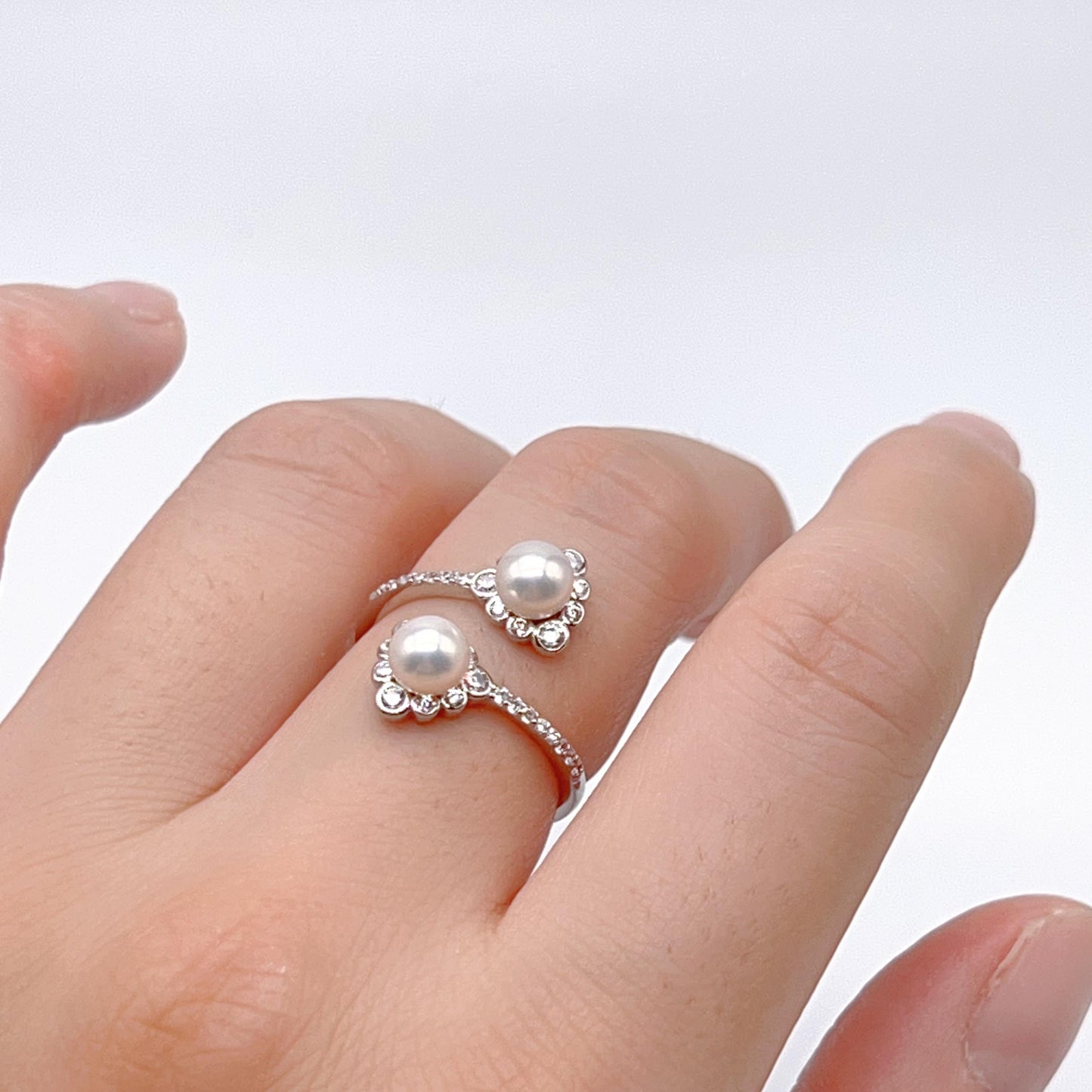 Retro Wind. Freshwater Pearl Earring and Ring Set in silver 925. Round Spark