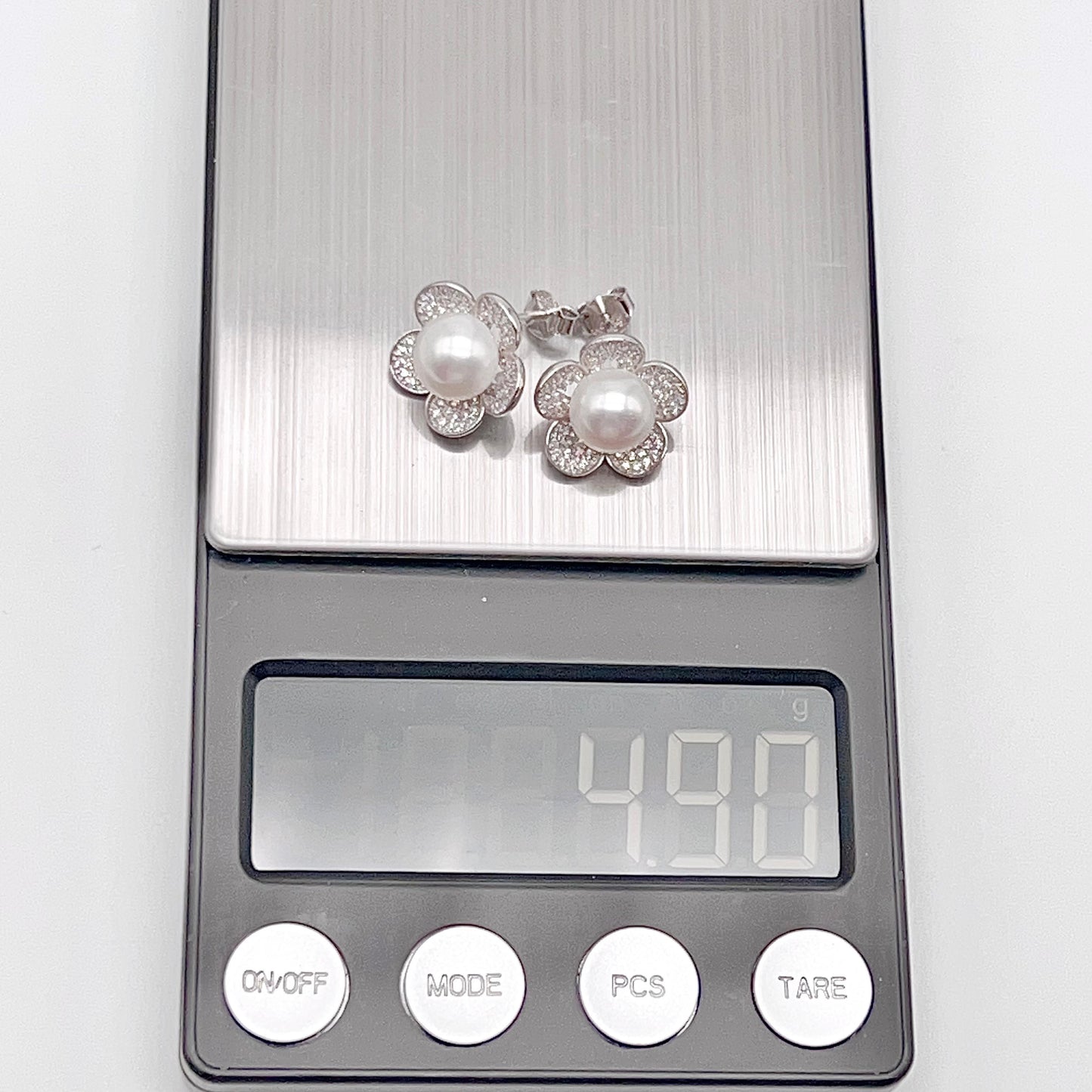 Modern Collection. Earring and Necklace of Pearl set in Silver 925. Azalea Set | White