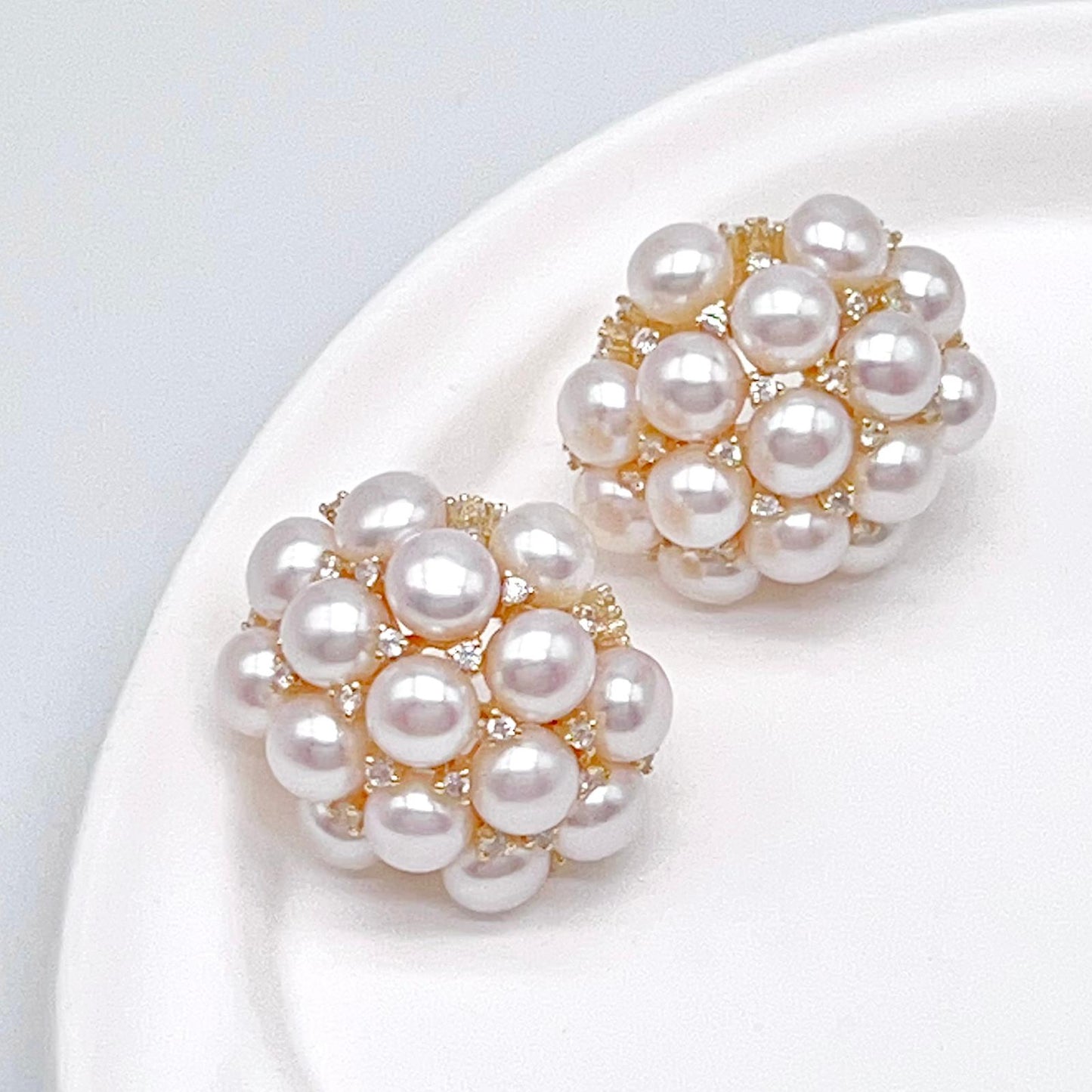 Retro Wind. Freshwater Pearl Earring in silver 925. pearl Basket