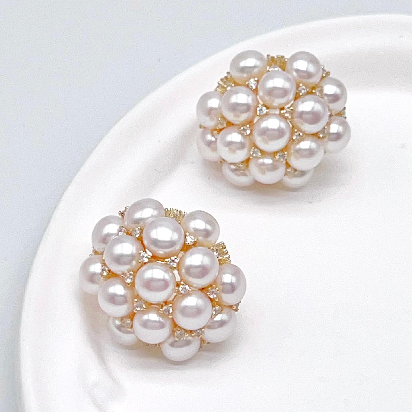 Retro Wind. Freshwater Pearl Earring in silver 925. pearl Basket