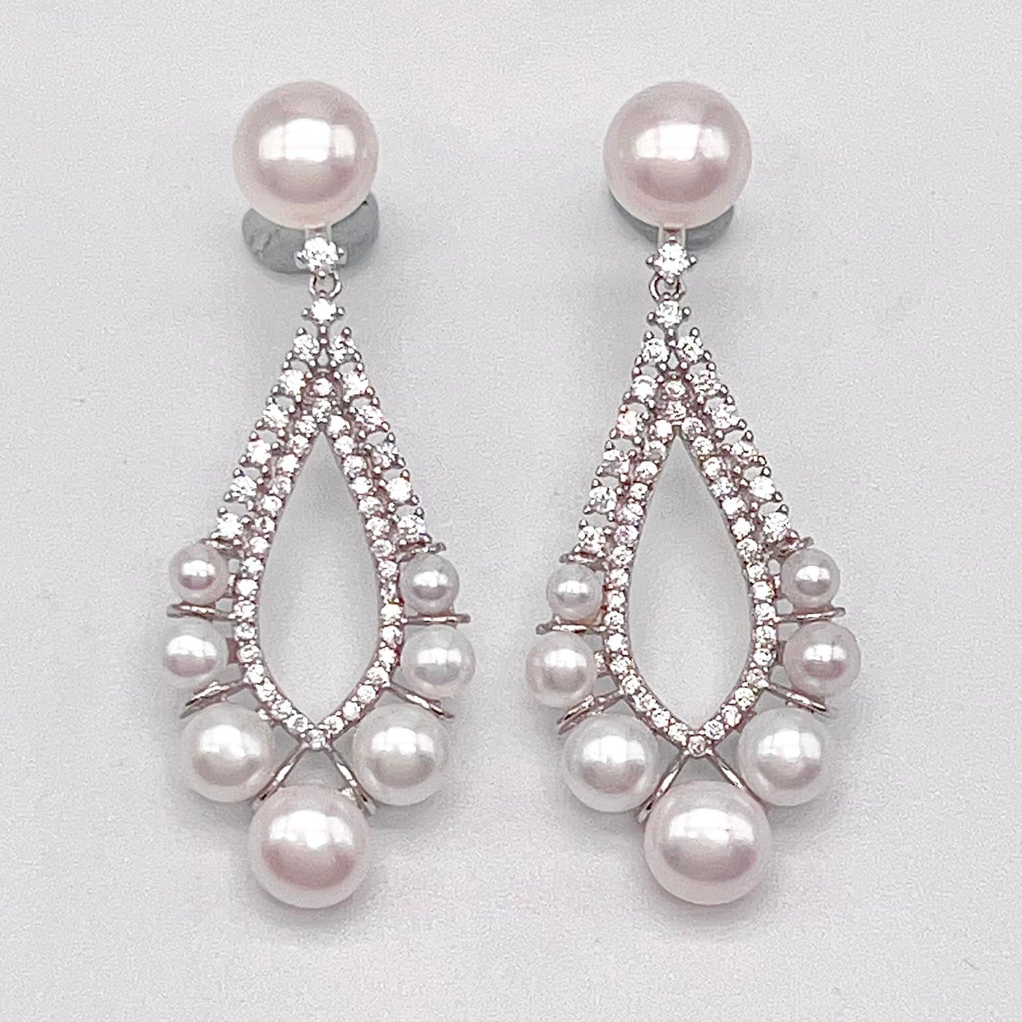 Retro Wind. Freshwater Pearl Earring and ring Set in silver 925. 5 pearl swing & crown ring