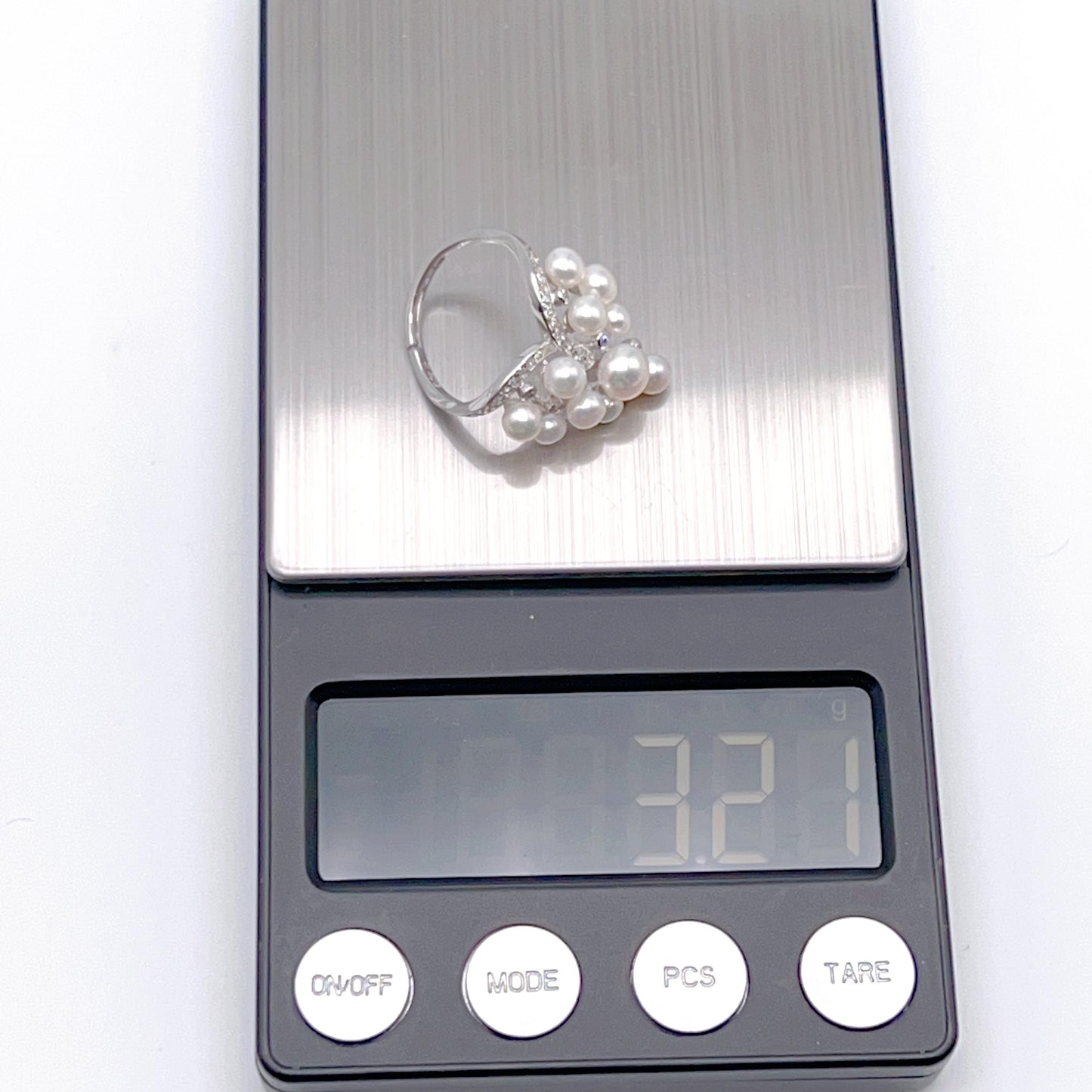 Retro Wind. Freshwater Pearl Earring and ring Set in silver 925. 5 pearl swing & crown ring