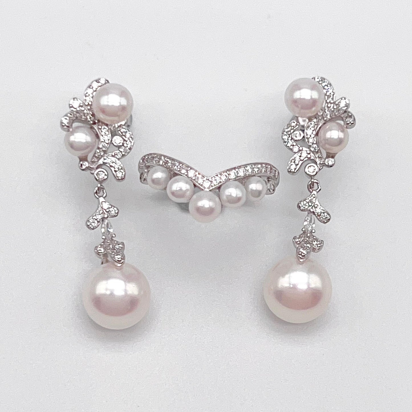 Retro Wind. Freshwater Pearl Earring and ring Set in silver 925. 3 pearl bud & mini crown ring