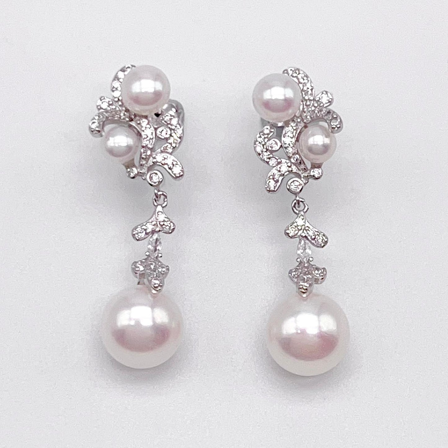 Retro Wind. Freshwater Pearl Earring and ring Set in silver 925. 3 pearl bud & mini crown ring