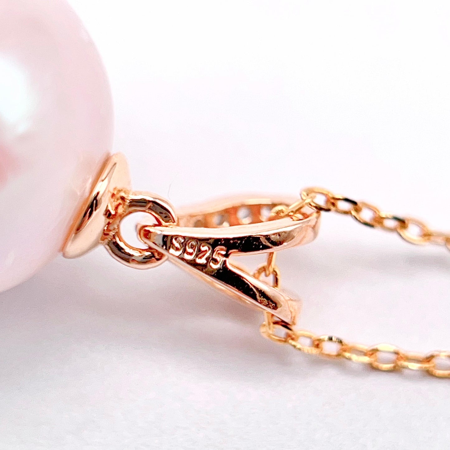 Retro Wind. Freshwater Pearl Earring and pendant Set in silver 925. Silver Flower