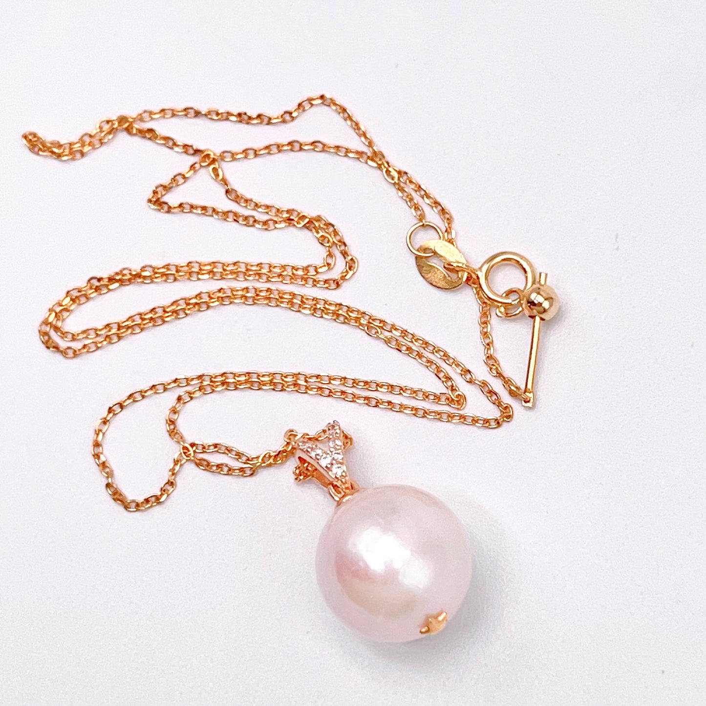 Retro Wind. Freshwater Pearl Earring and pendant Set in silver 925. Silver Flower