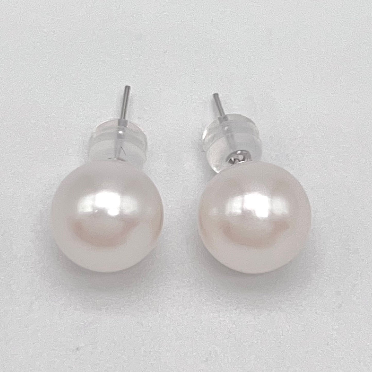 Classic. Top Quality Edison Pearl Earring and Pendant Set in PT900. White