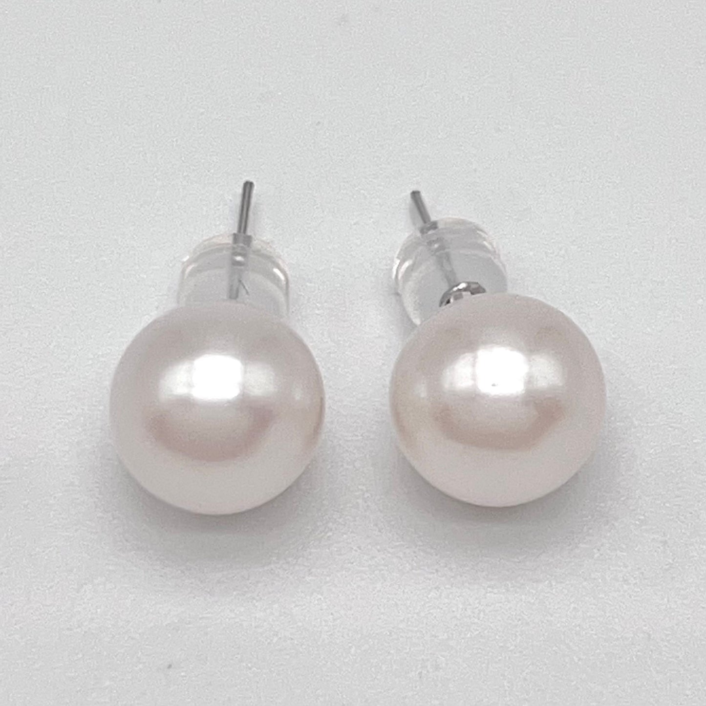 Classic. Top Quality Edison Pearl Earring and Pendant Set in PT900. White
