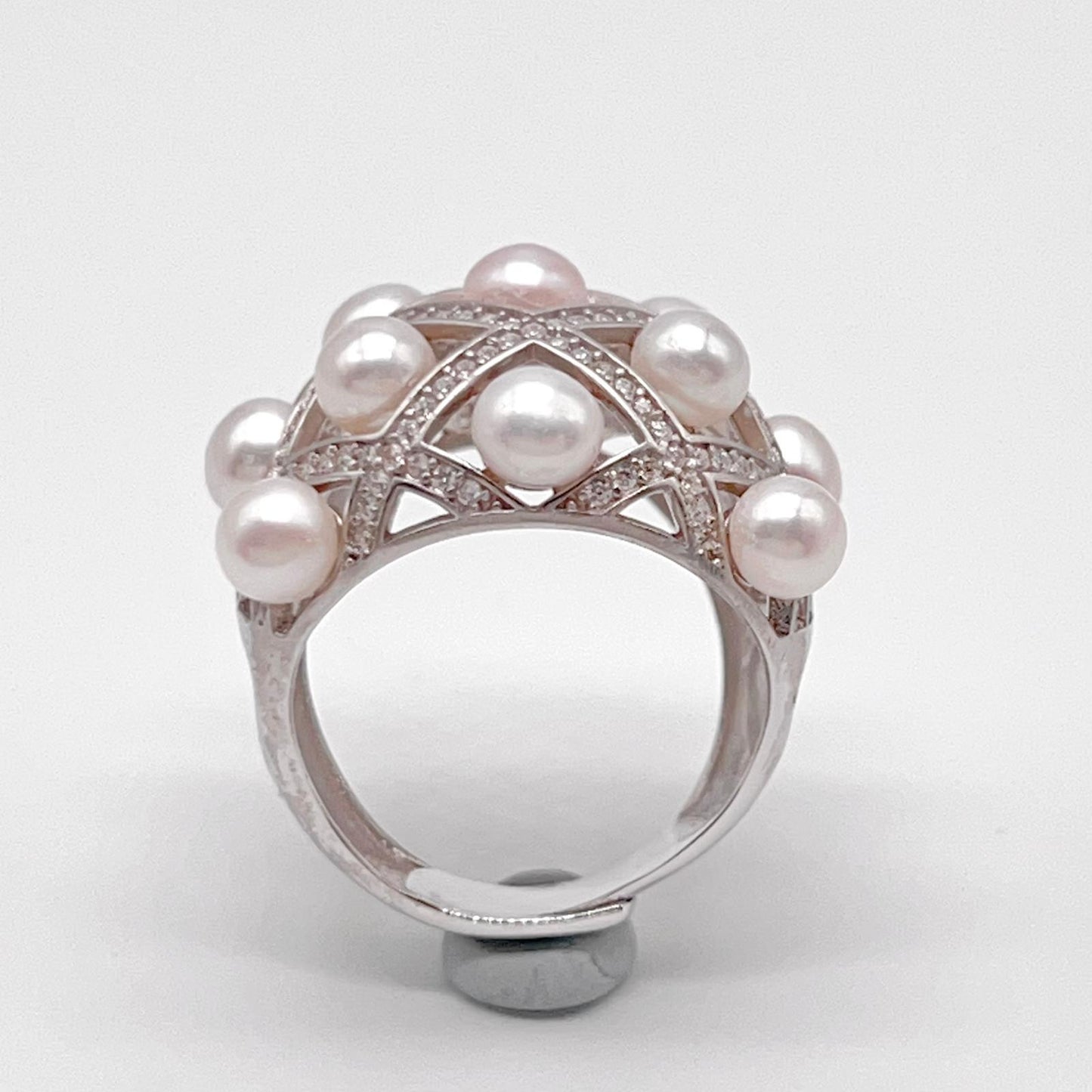 Retro Wind. Freshwater Pearl ring in silver 925