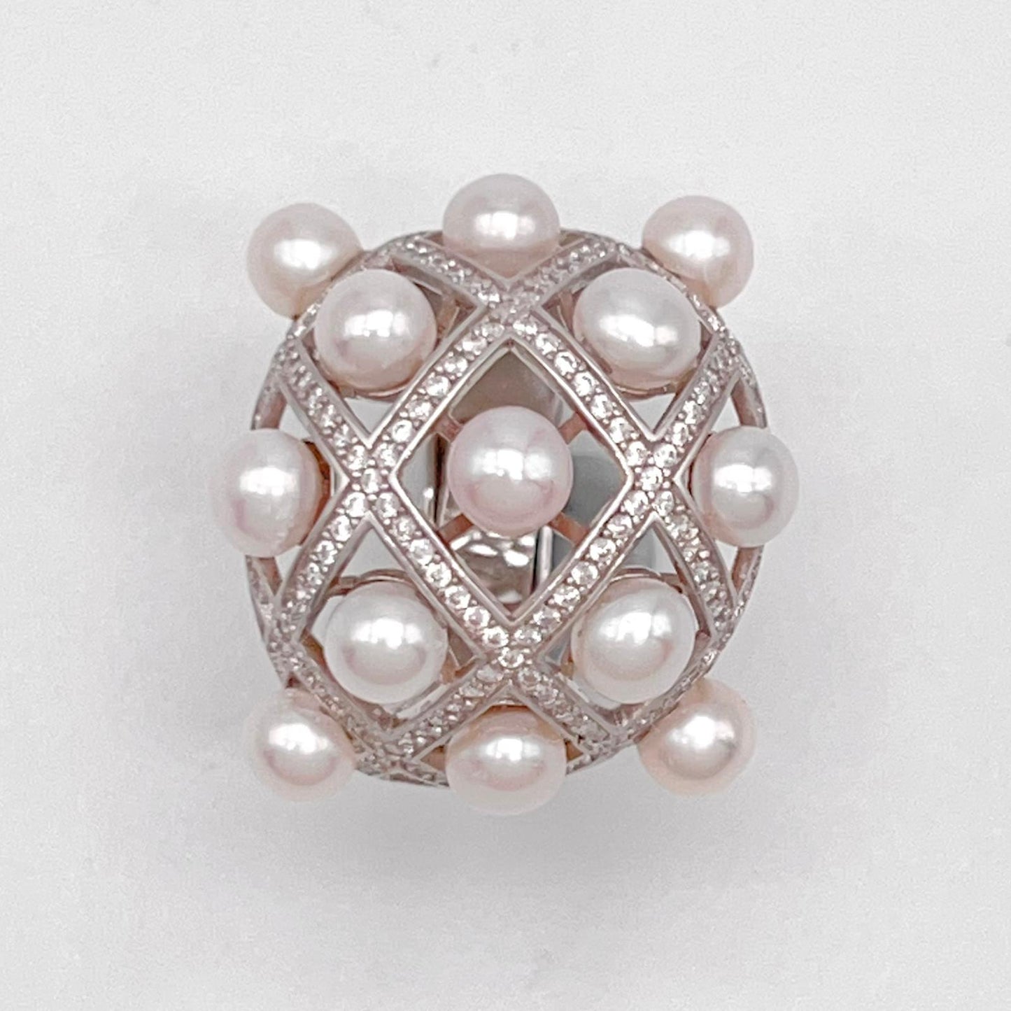 Retro Wind. Freshwater Pearl ring in silver 925