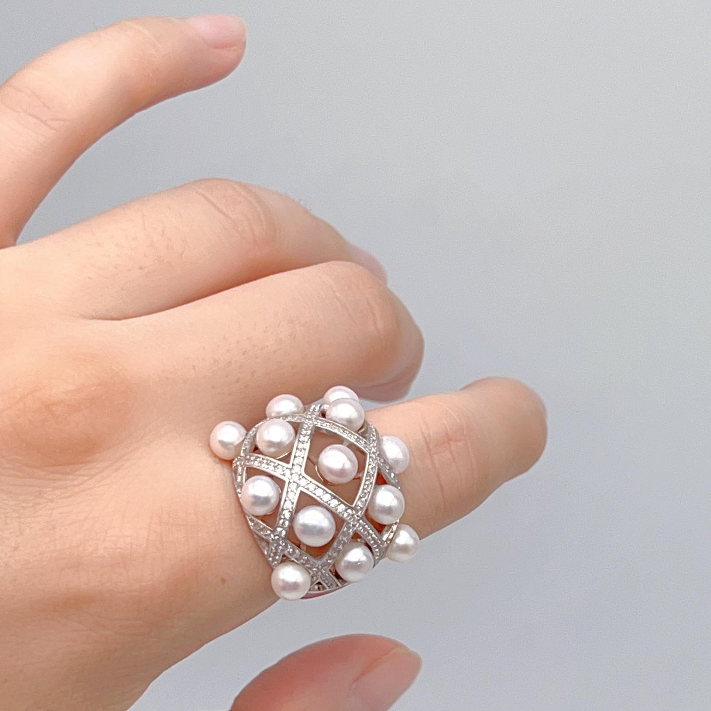 Retro Wind. Freshwater Pearl ring in silver 925