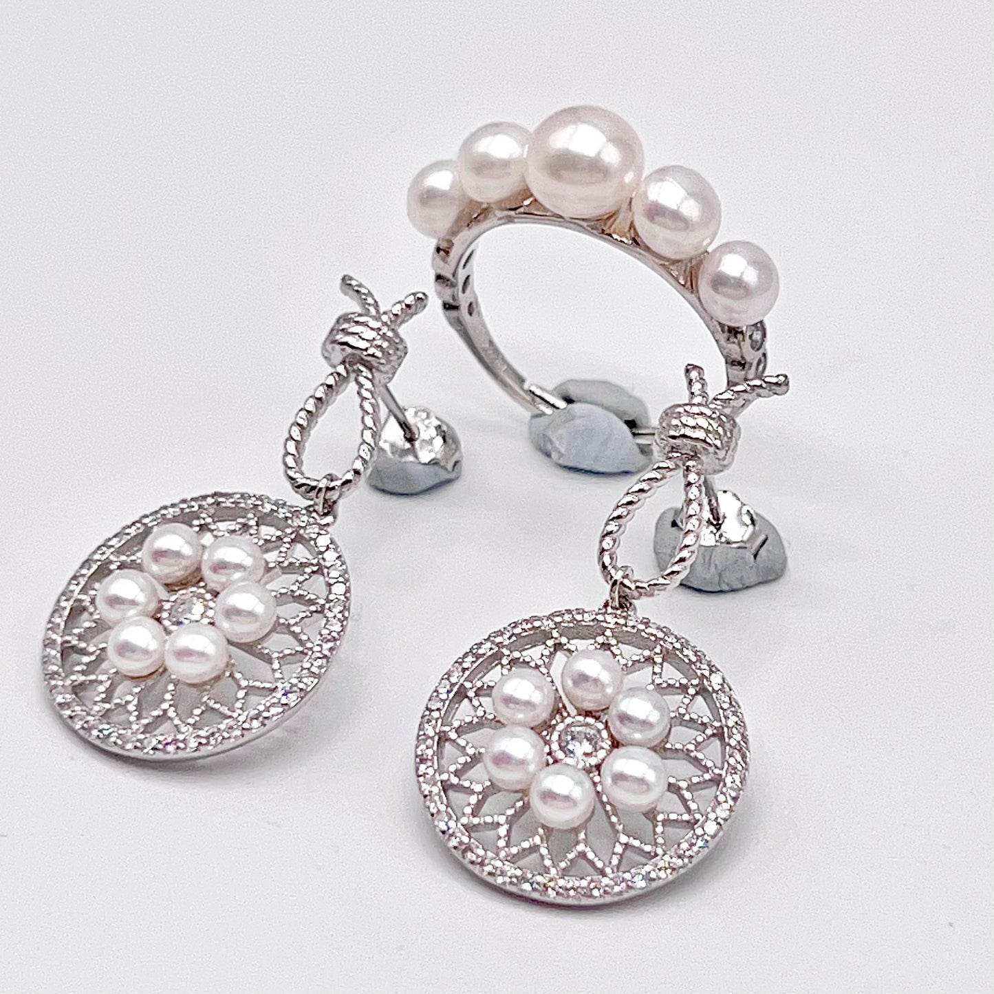 Retro Wind. Pearl Earring and Ring in Silver 925. Wheel