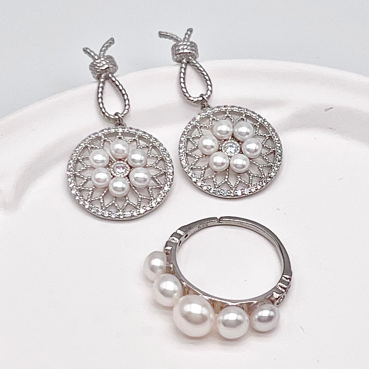 Retro Wind. Pearl Earring and Ring in Silver 925. Wheel