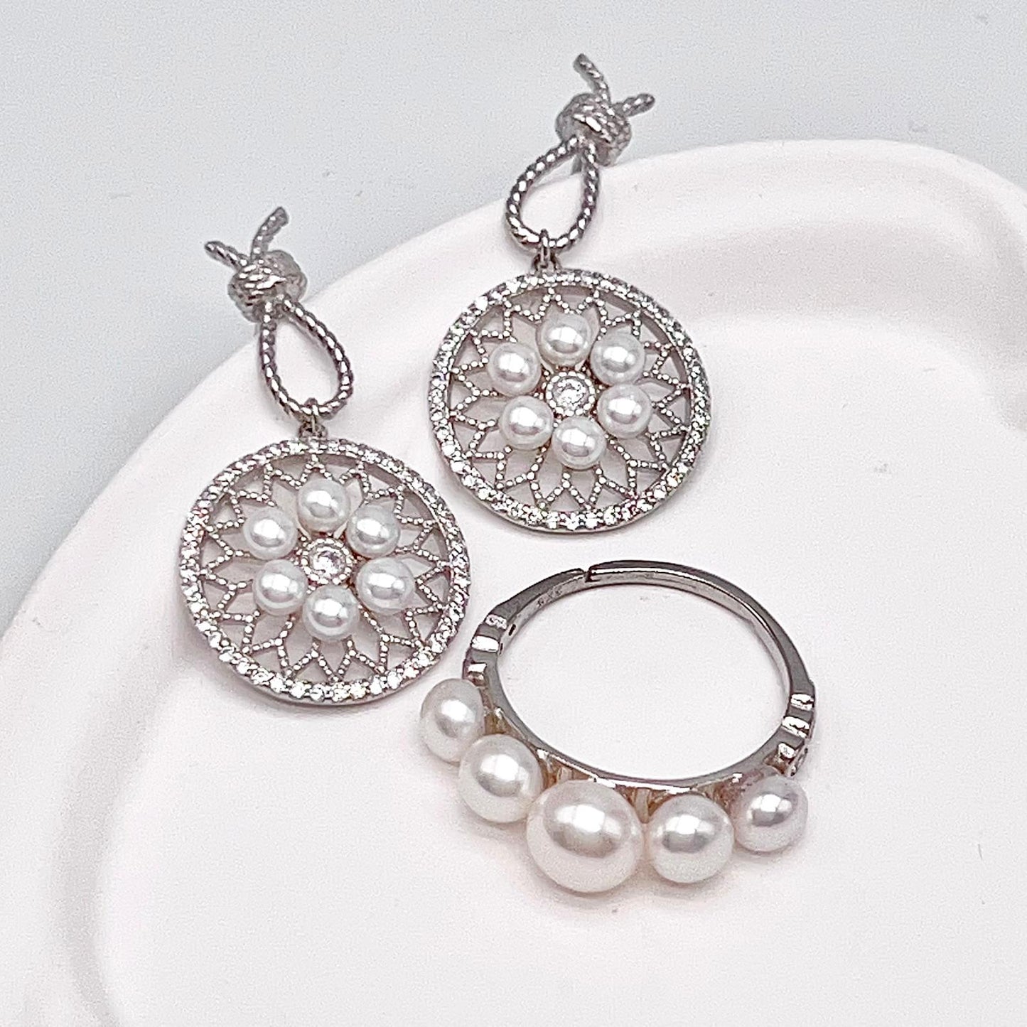 Retro Wind. Pearl Earring and Ring in Silver 925. Wheel