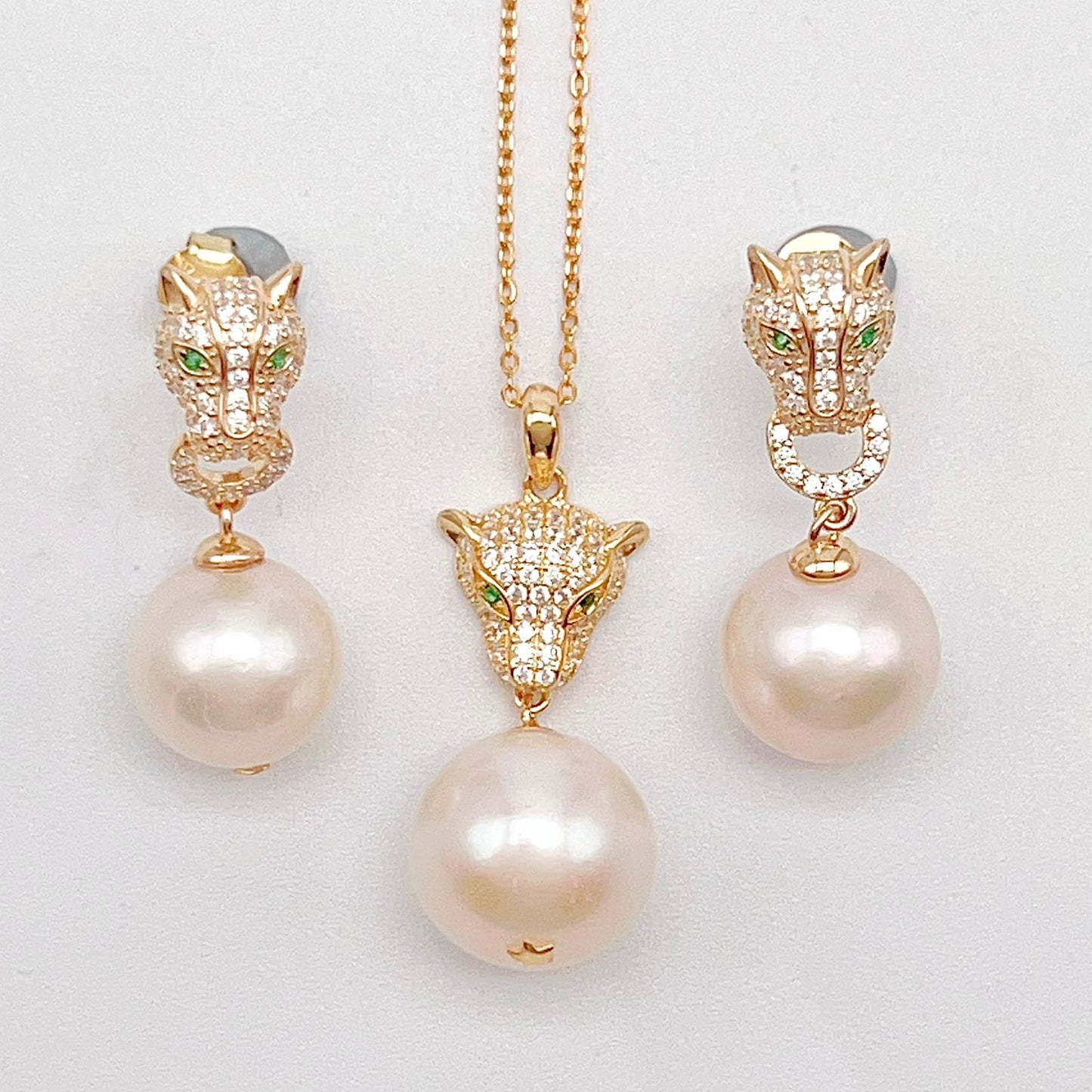 Retro Wind. Pearl Earring and Necklace in Silver 925. Leopard