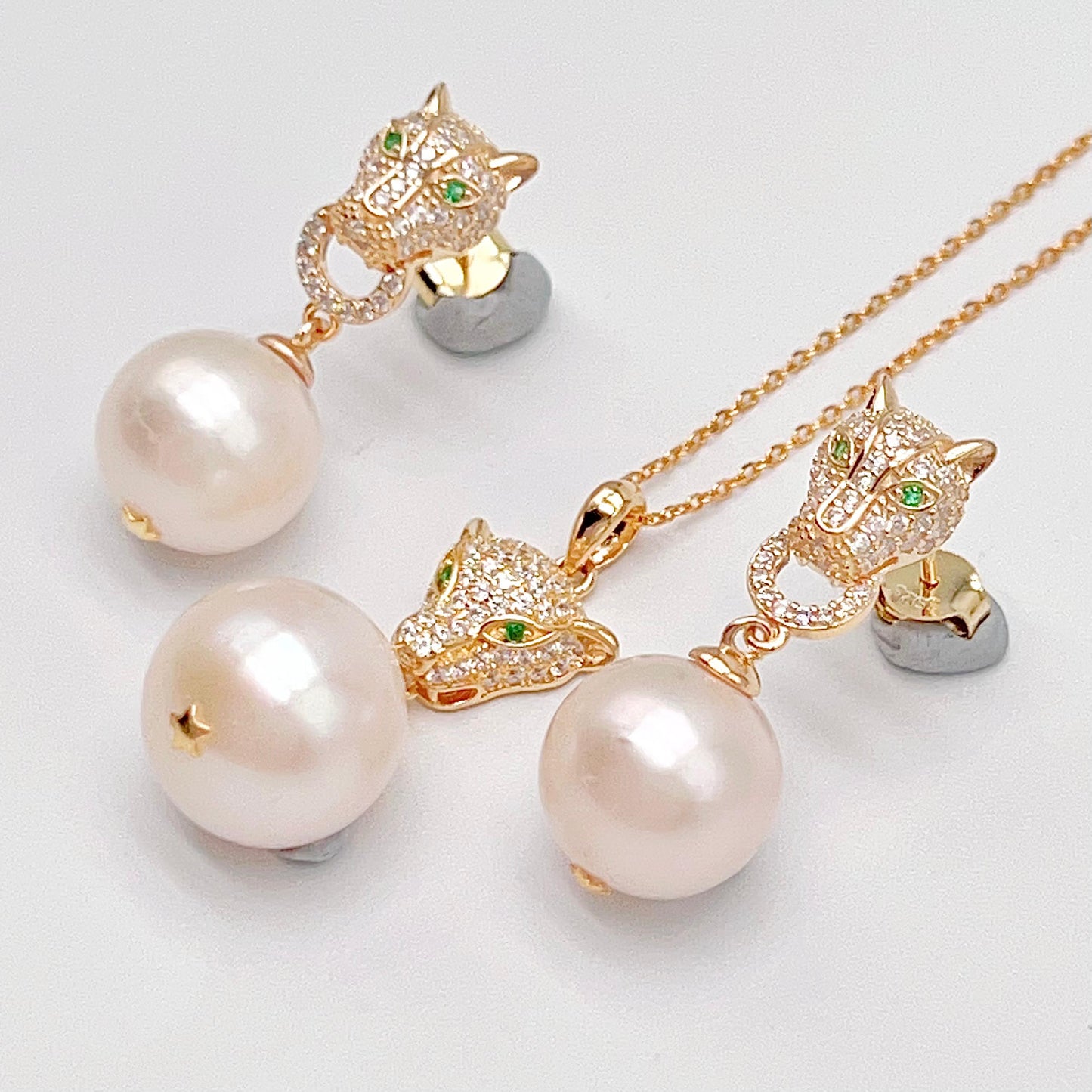Retro Wind. Pearl Earring and Necklace in Silver 925. Leopard