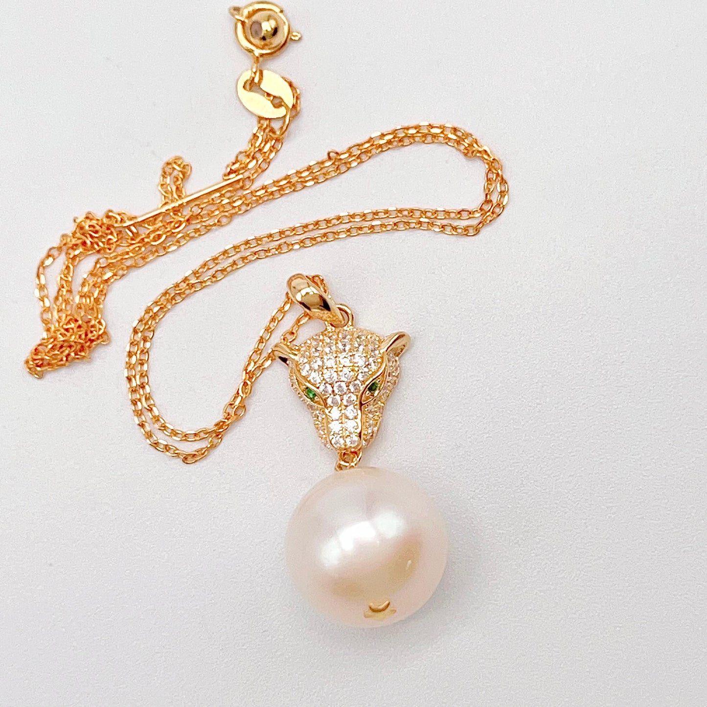 Retro Wind. Pearl Earring and Necklace in Silver 925. Leopard