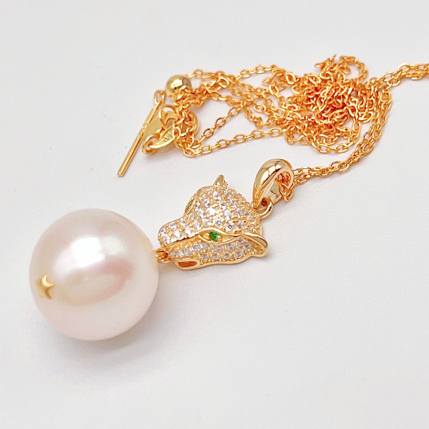 Retro Wind. Pearl Earring and Necklace in Silver 925. Leopard