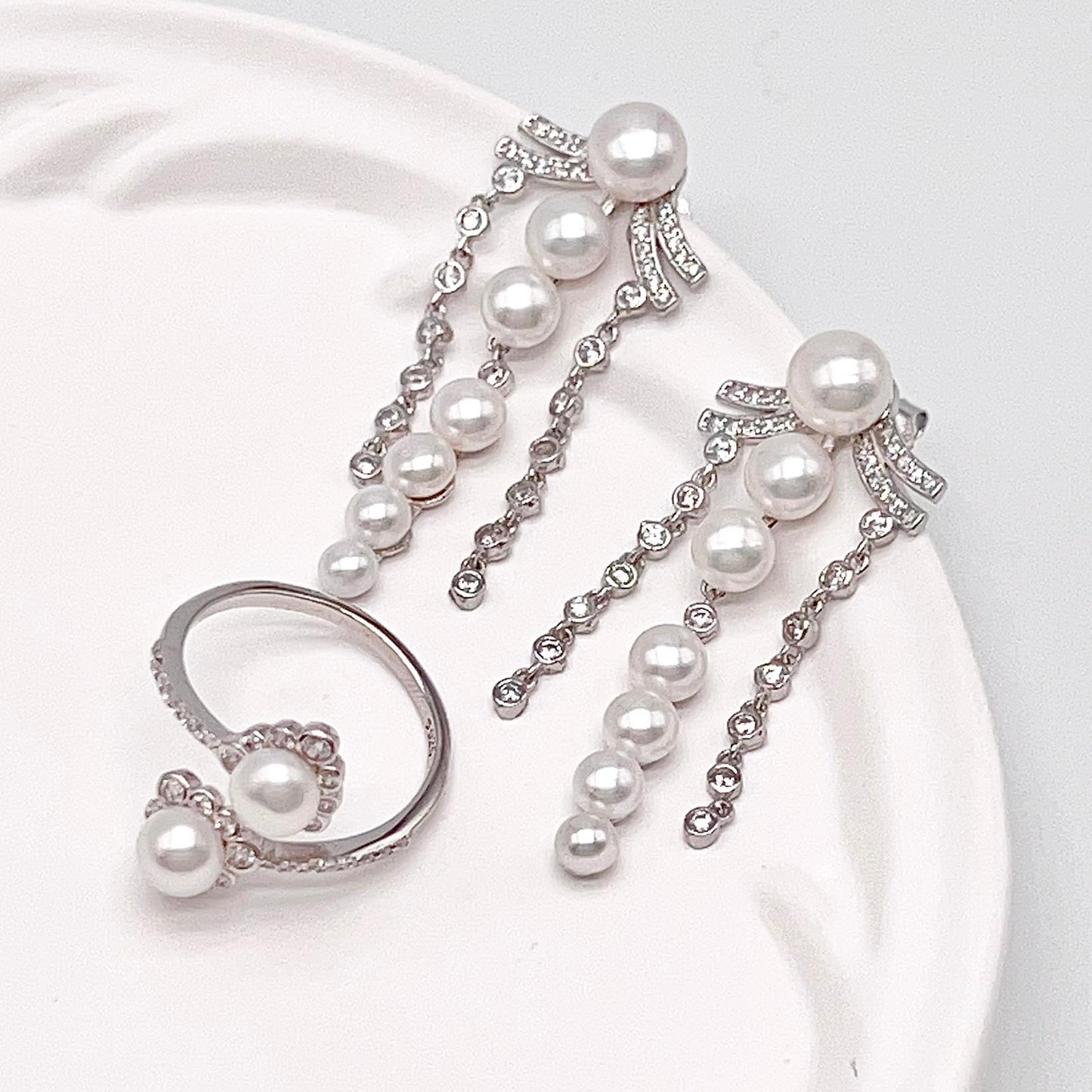 Retro Wind. Pearl Earring and Ring in Silver 925. 3 Fringe