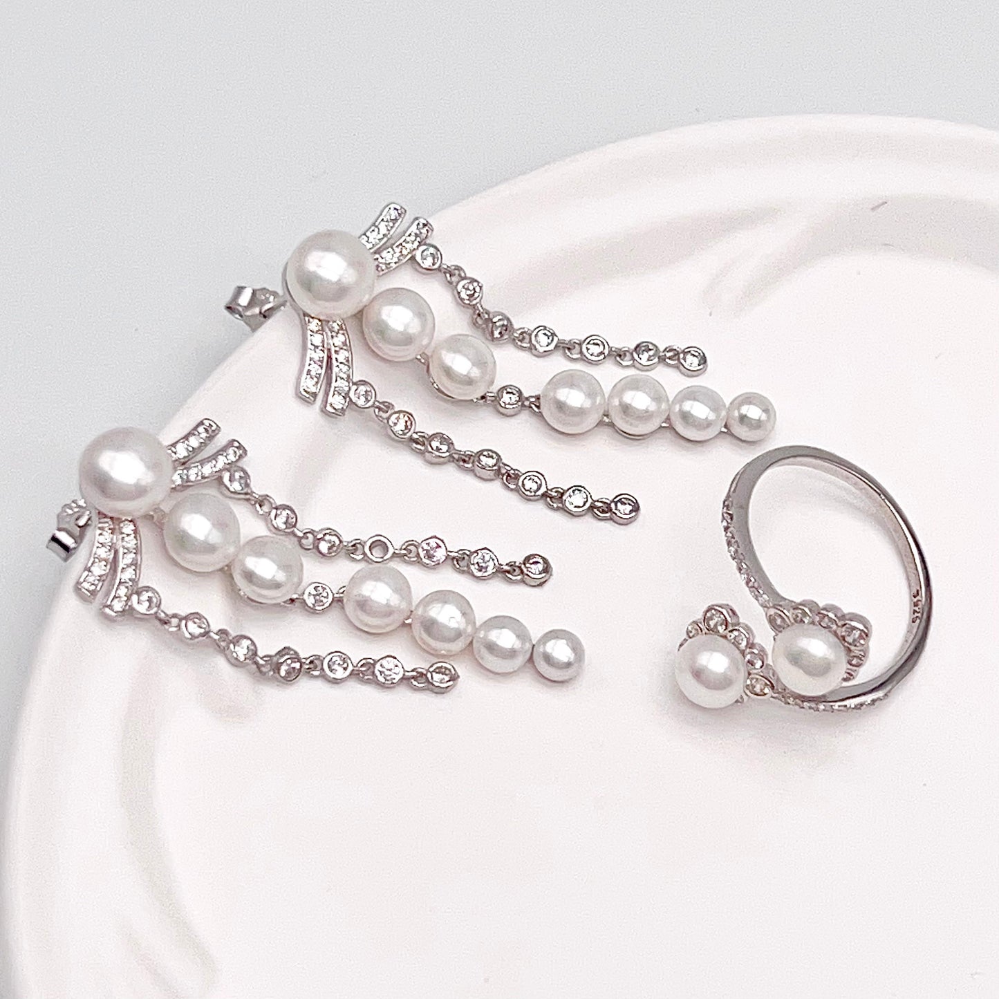 Retro Wind. Pearl Earring and Ring in Silver 925. 3 Fringe