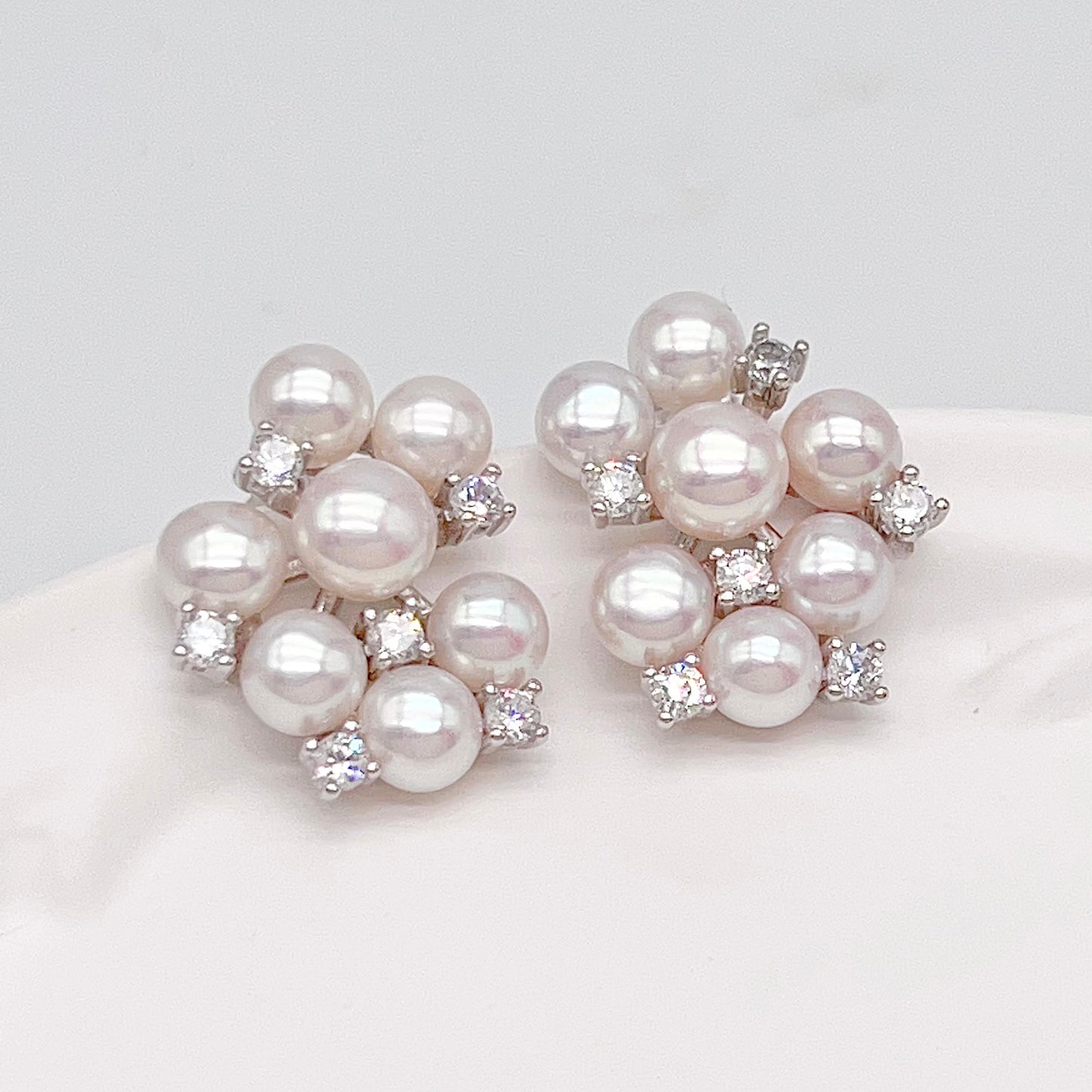 Retro Wind. Pearl Earring and Ring in Silver 925. Cloud Cluster
