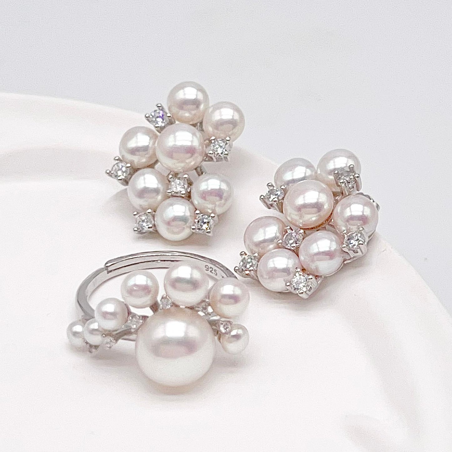 Retro Wind. Pearl Earring and Ring in Silver 925. Cloud Cluster