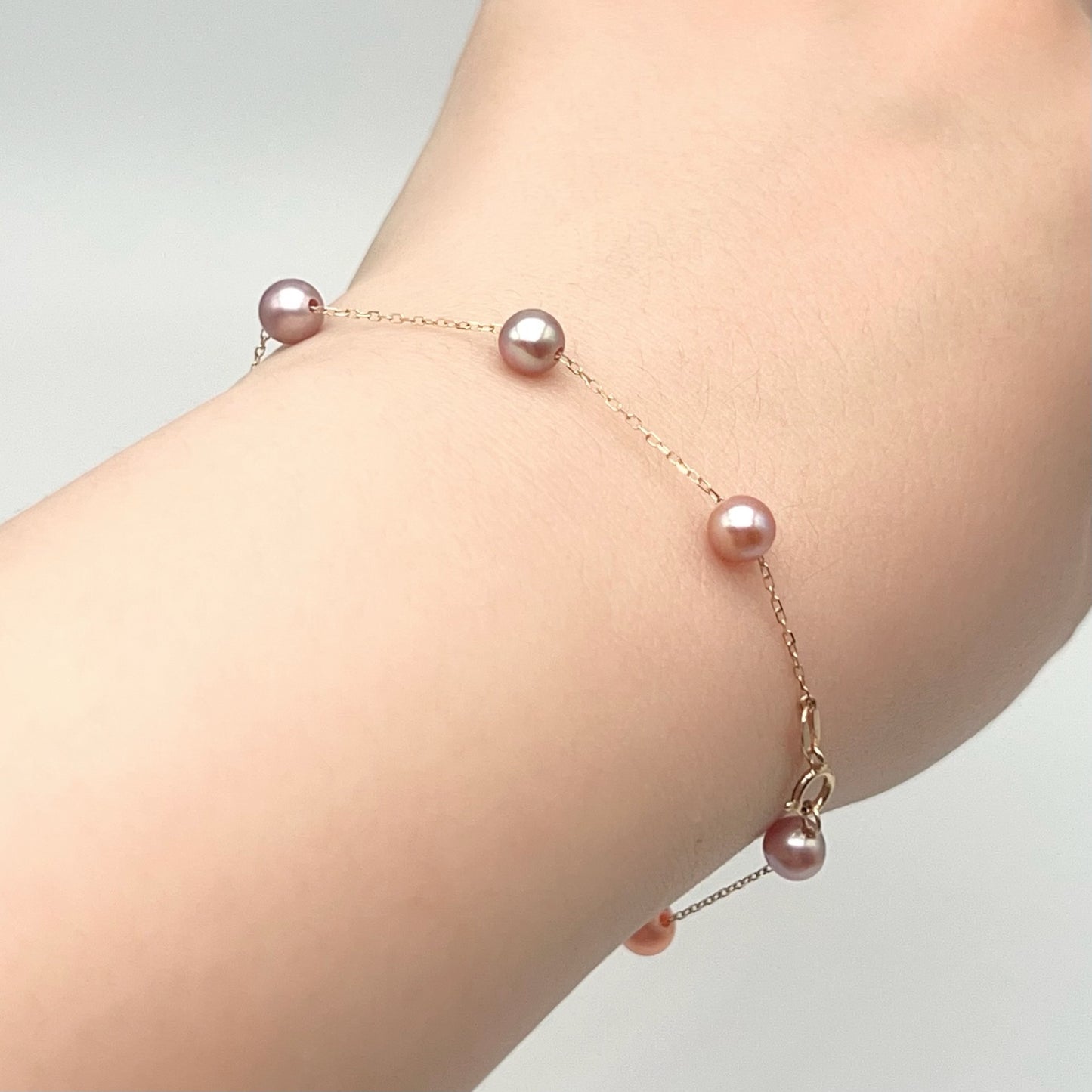 Star Light . Bracelet of Multi-Color Freshwater Pearl in Gold 18K. 5mm