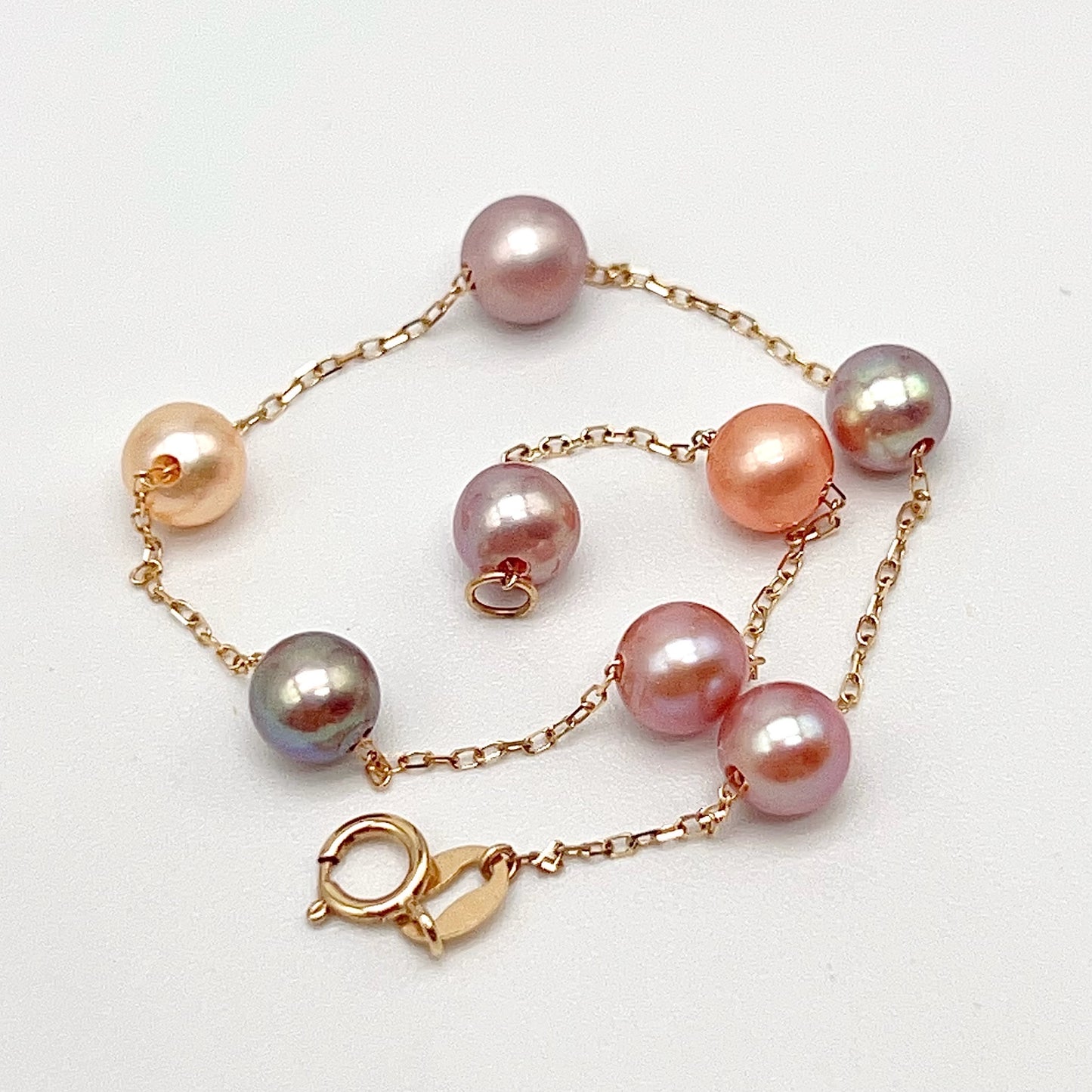 Star Light . Bracelet of Multi-Color Freshwater Pearl in Gold 18K. 5mm