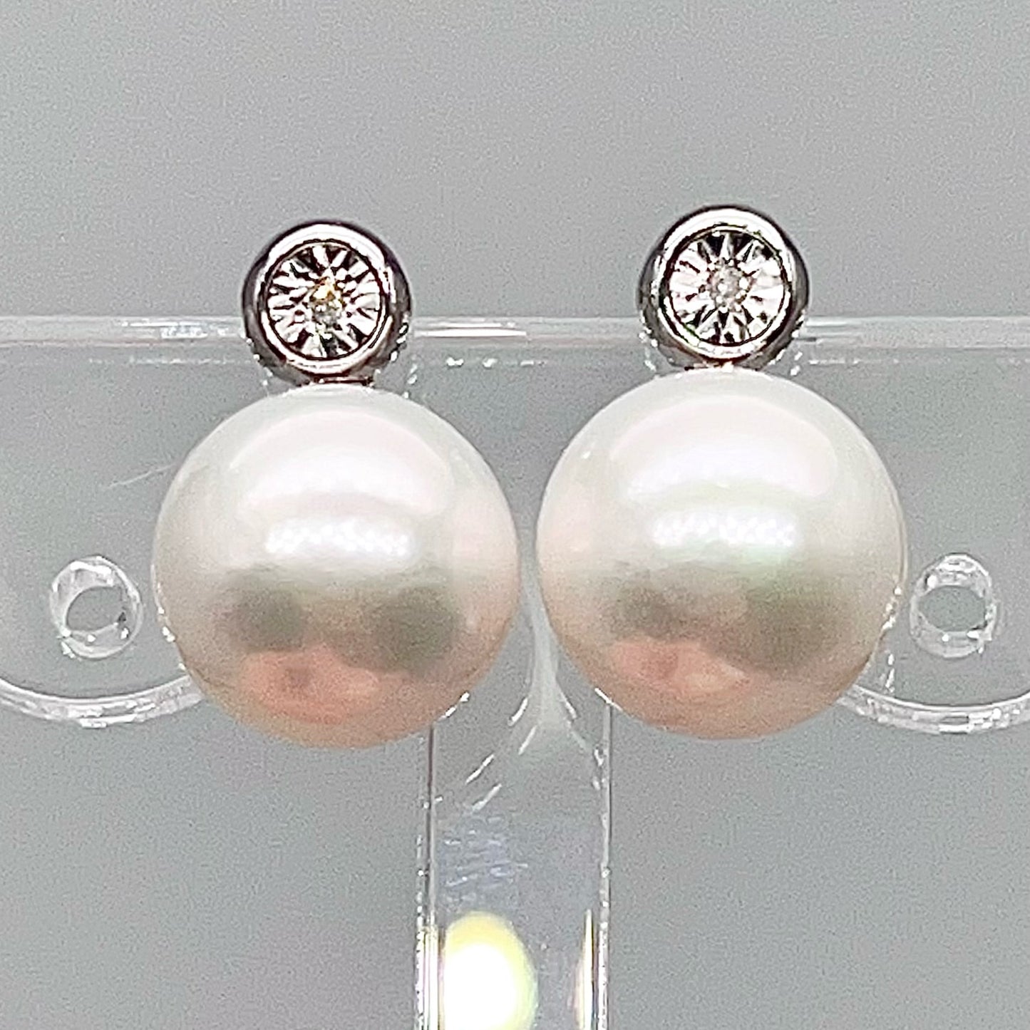 Classic. Edison Pearl Earring Stud With Diamond . Bubble Pop