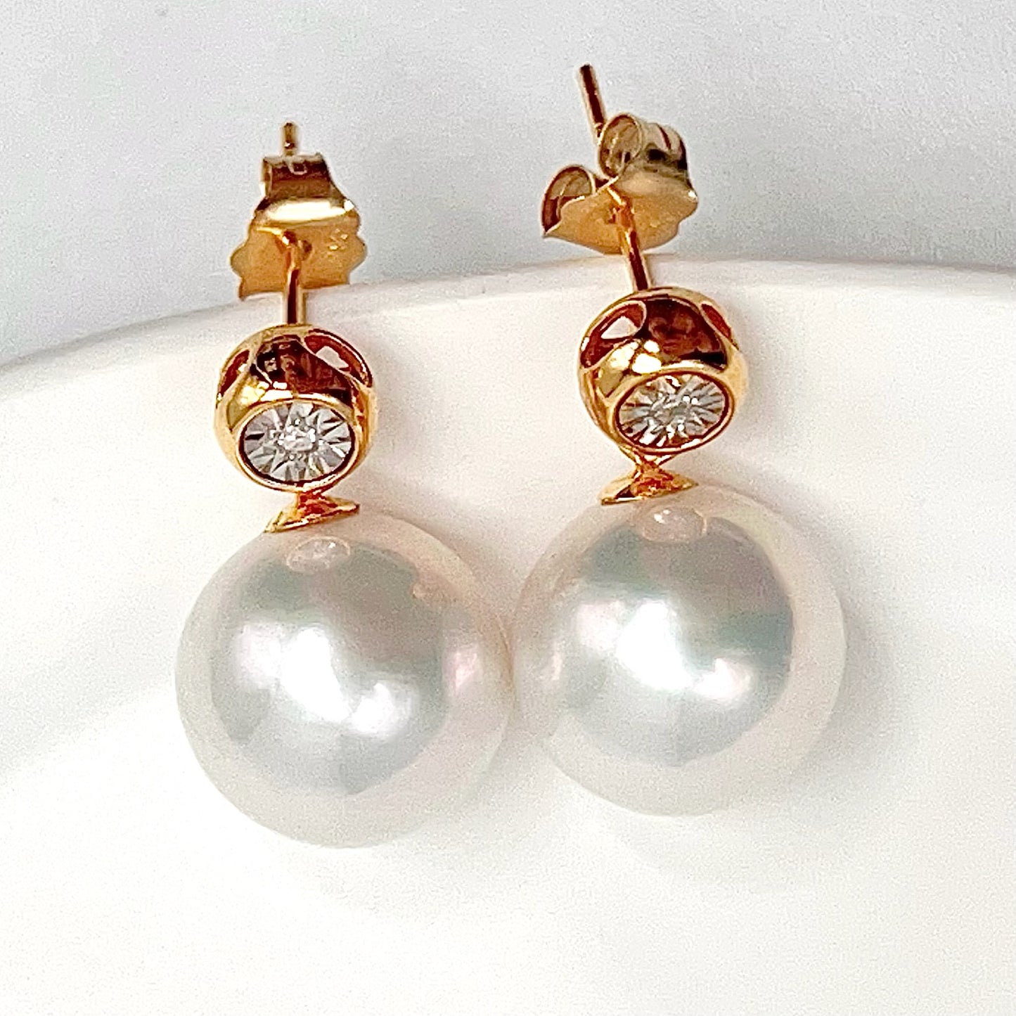 Classic. Edison Pearl Earring Stud With Diamond . Bubble Pop