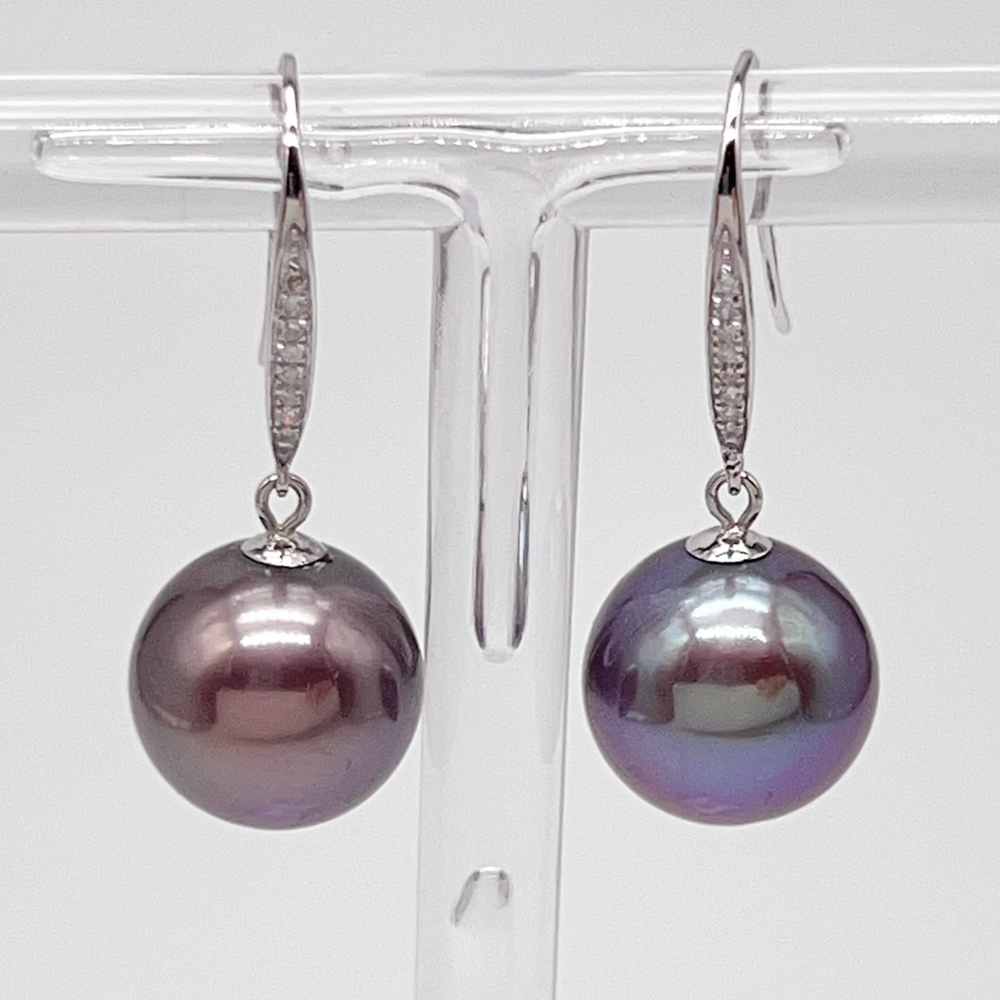 Classic. Metallic Purple Edison Pearl Earring Dangle in Platinum . PT900