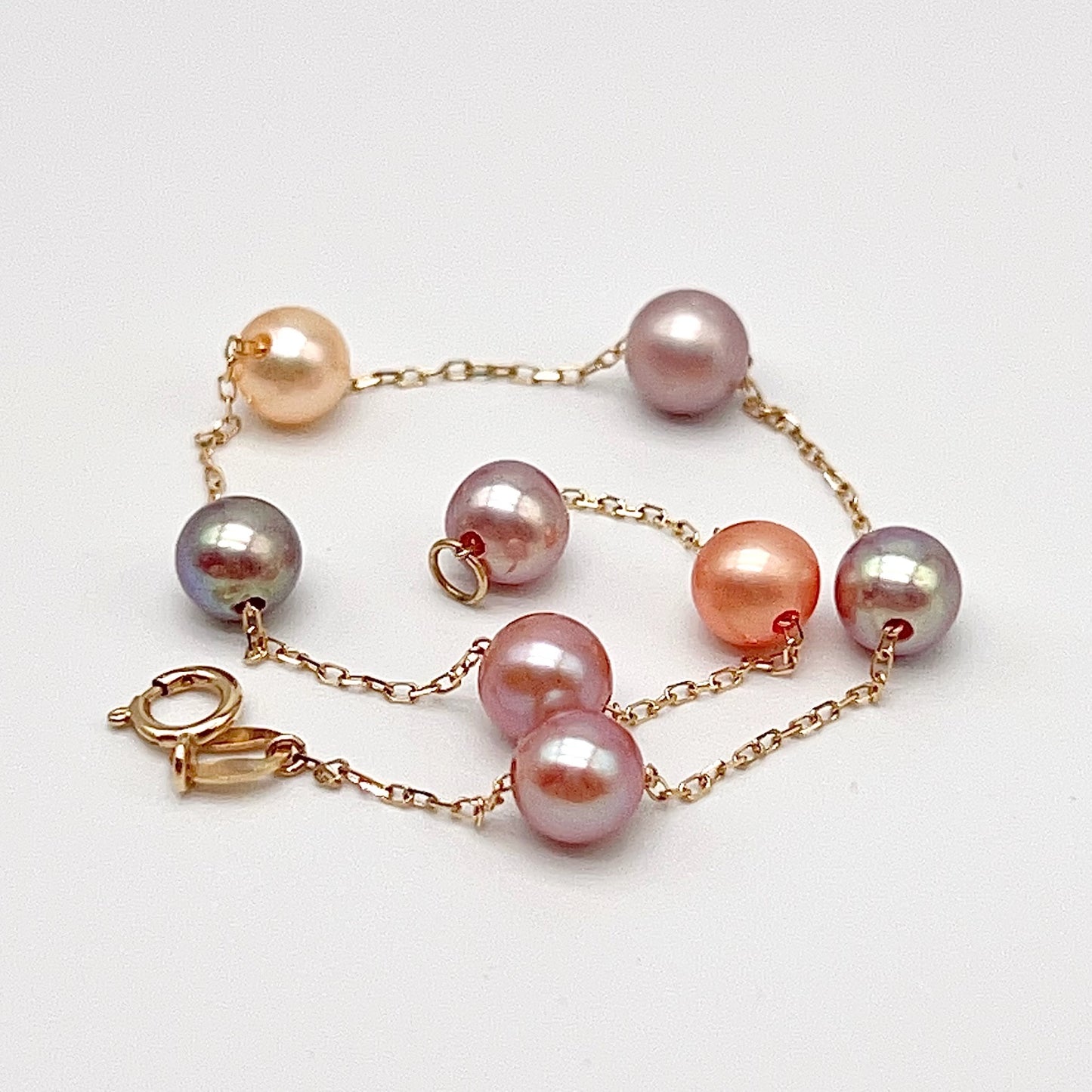 Star Light . Bracelet of Multi-Color Freshwater Pearl in Gold 18K. 5mm