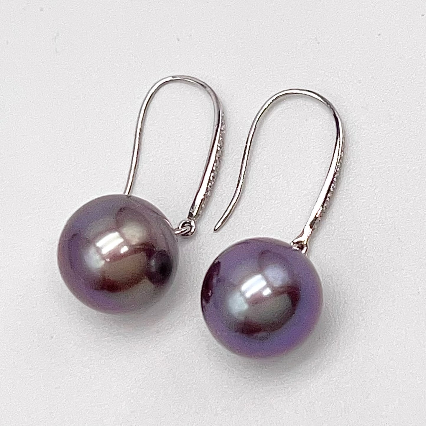 Classic. Metallic Purple Edison Pearl Earring Dangle in Platinum . PT900