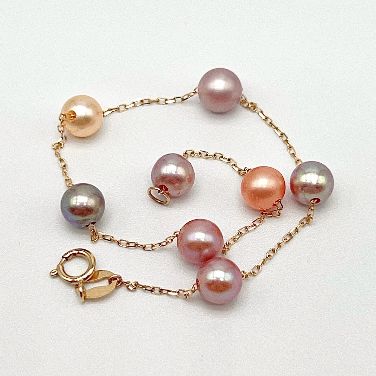 Star Light . Bracelet of Multi-Color Freshwater Pearl in Gold 18K. 5mm