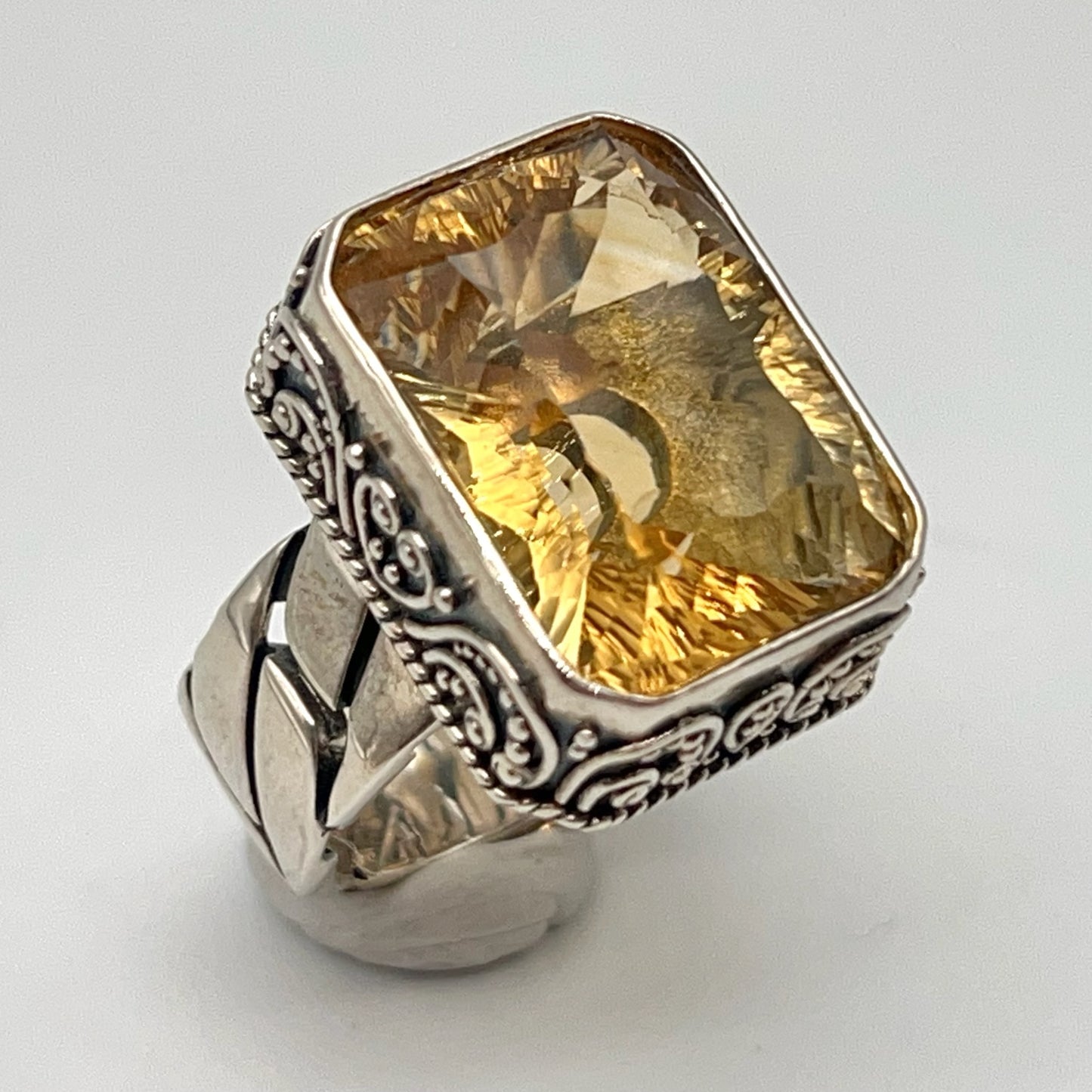 Retro Wind . Ring of Citrine in Silver 925. Rectangle . Decorative Texture