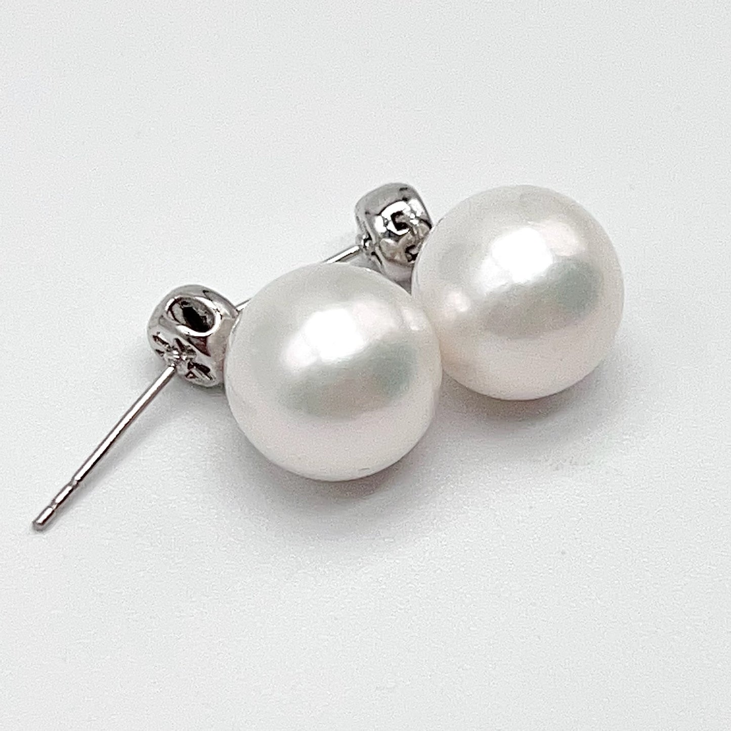 Classic. Edison Pearl Earring Stud With Diamond . Bubble Pop