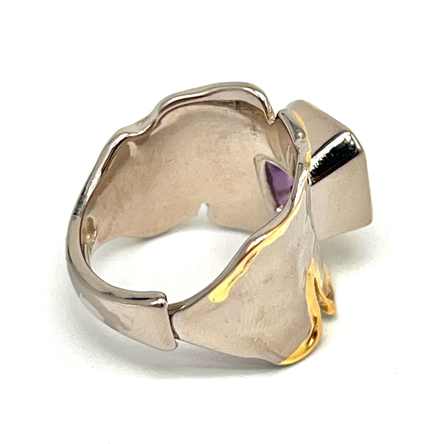 Retro Wind. Amethyst Ring in Silver 925. Golden Lining