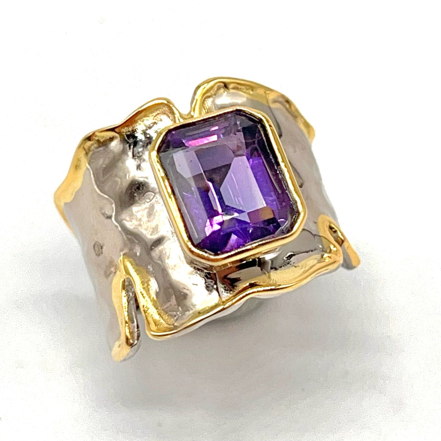 Retro Wind. Amethyst Ring in Silver 925. Golden Lining