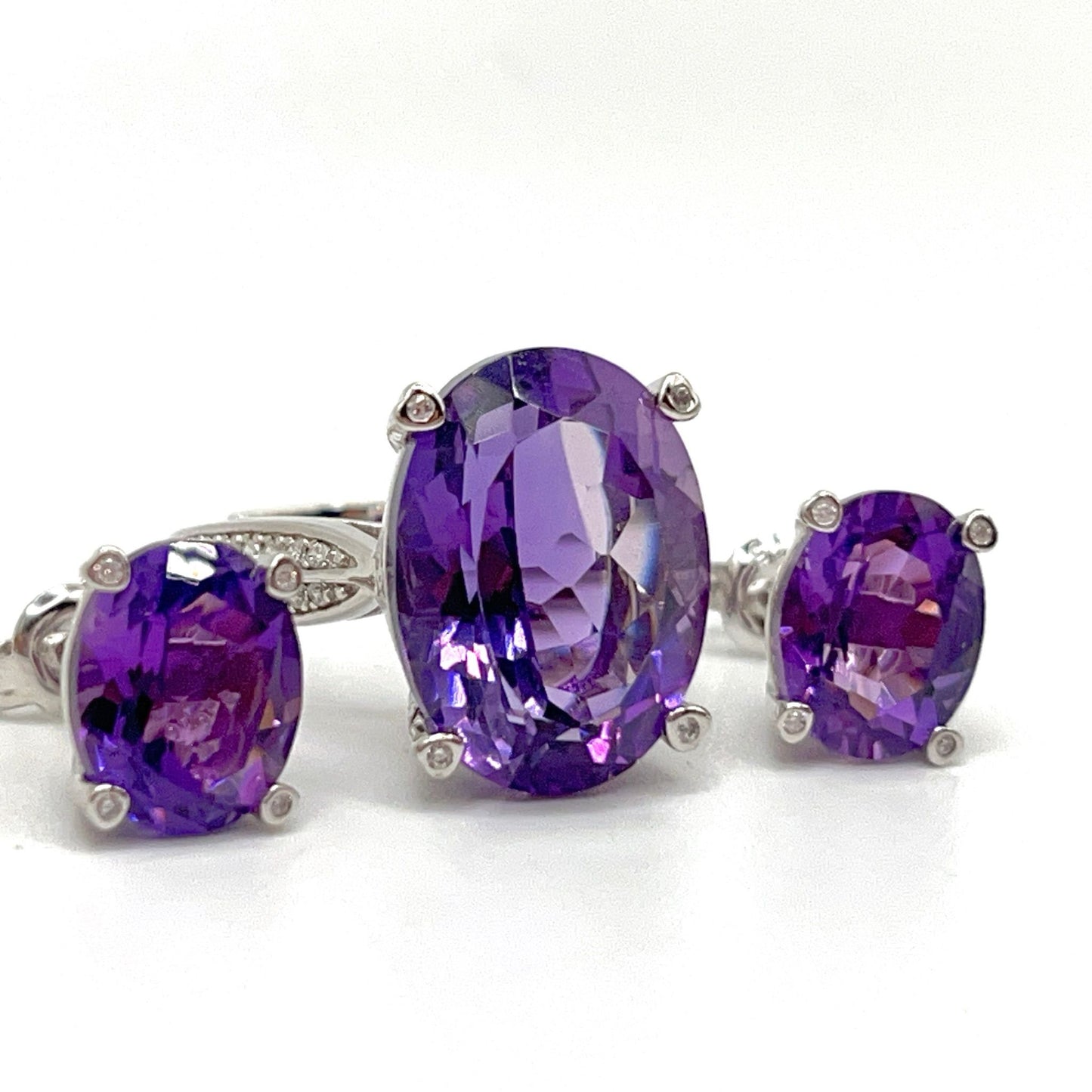 Contemporary Cocktail. Set of Amethyst Earring & Ring in Silver 925 . Oval Simple