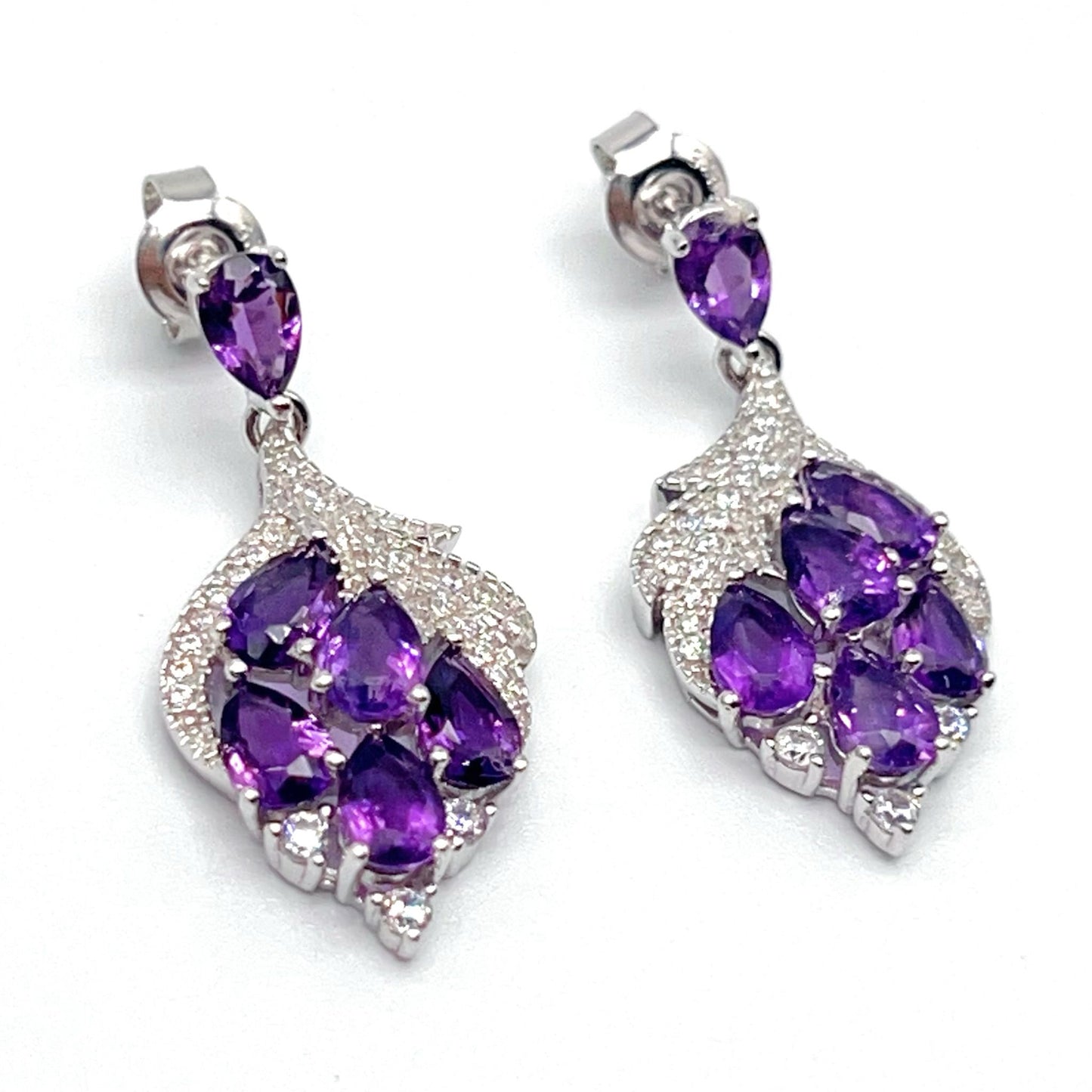 Contemporary Cocktail . Earring in Silver 925 with Amethyst Leaf
