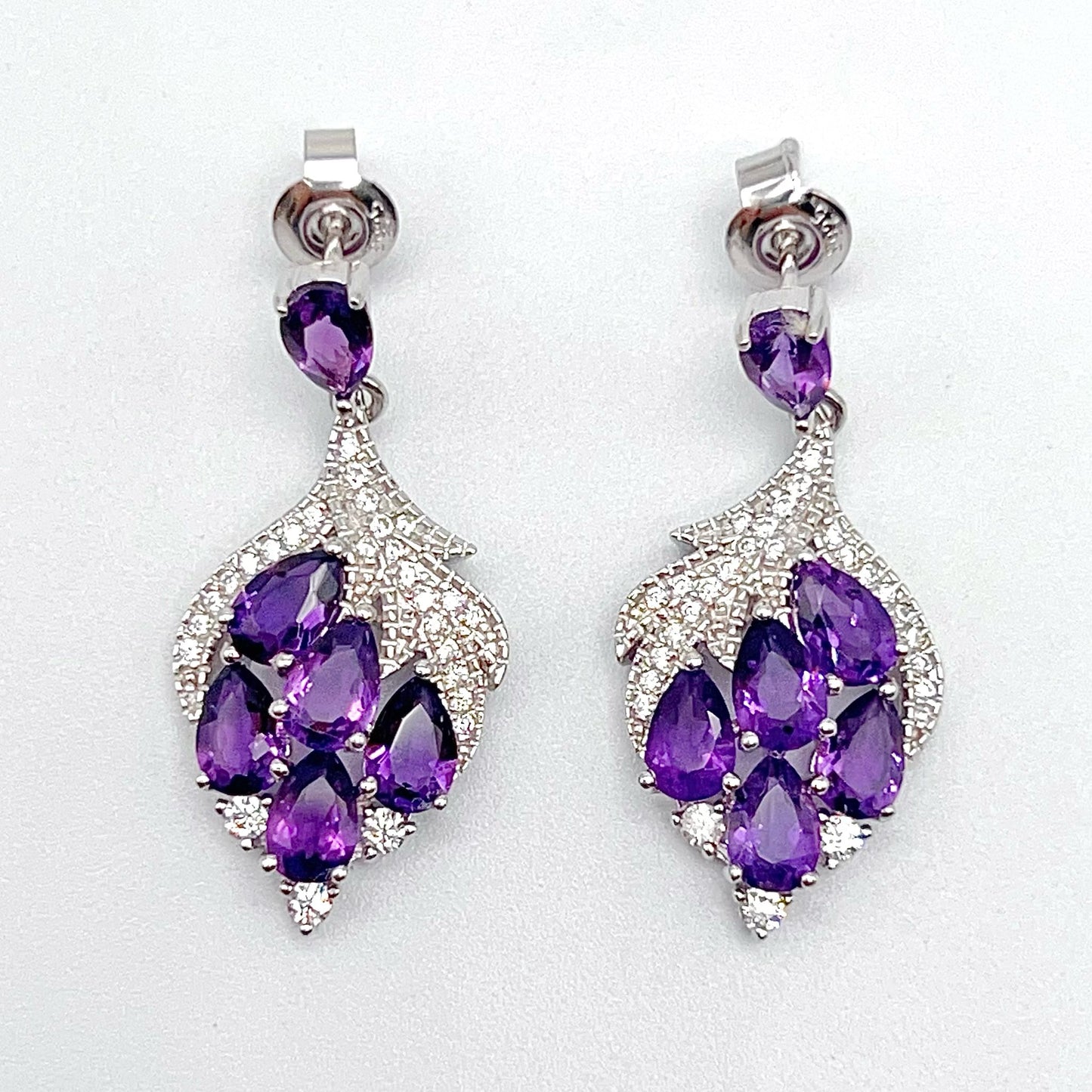 Contemporary Cocktail . Earring in Silver 925 with Amethyst Leaf
