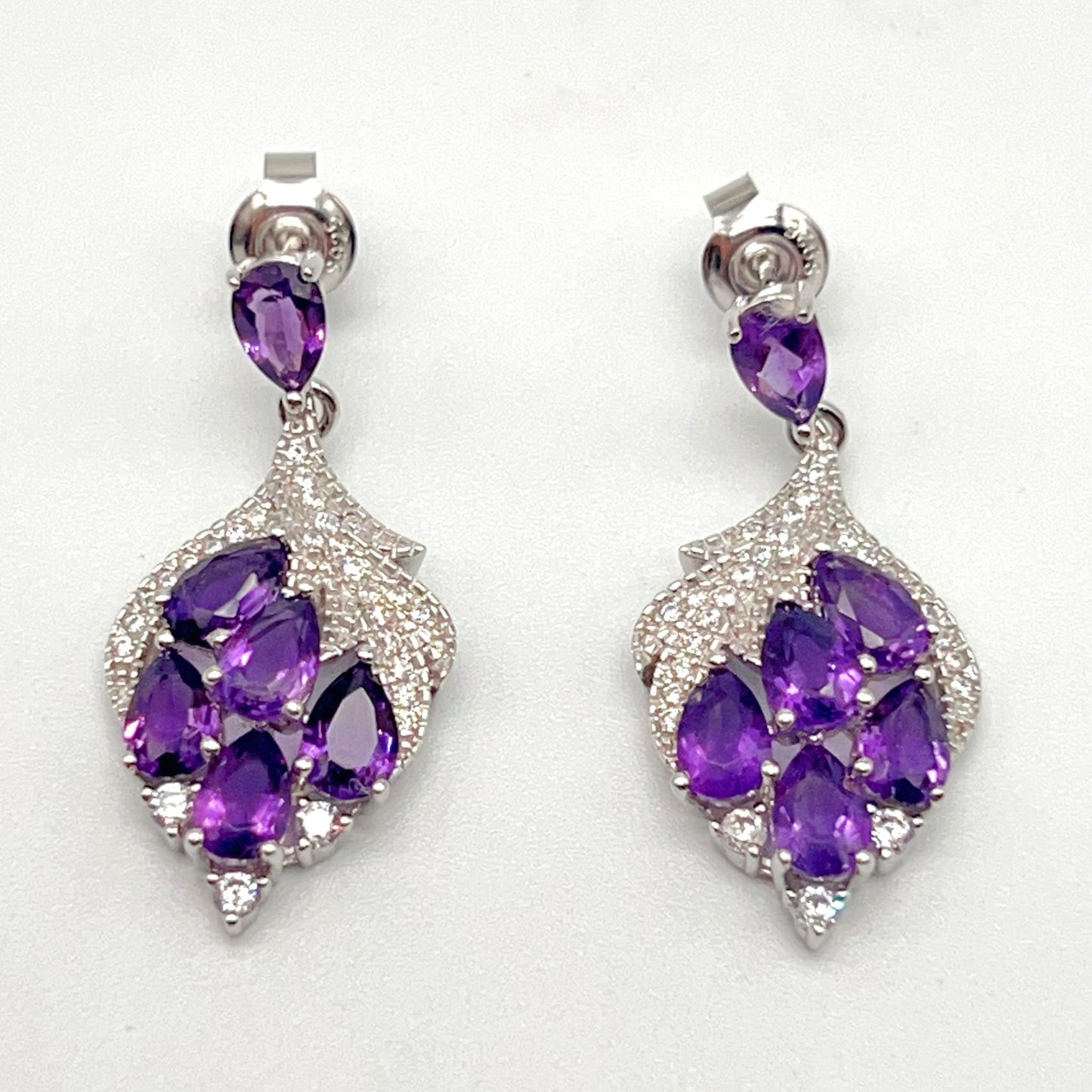 Contemporary Cocktail . Earring in Silver 925 with Amethyst Leaf