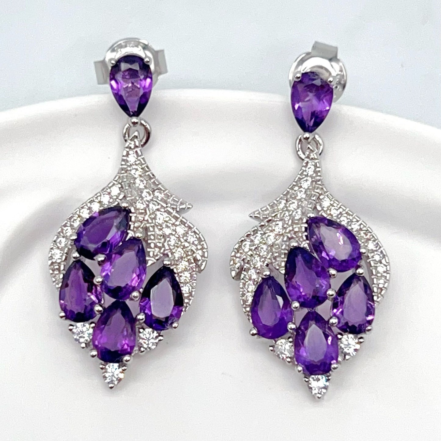 Contemporary Cocktail . Earring in Silver 925 with Amethyst Leaf